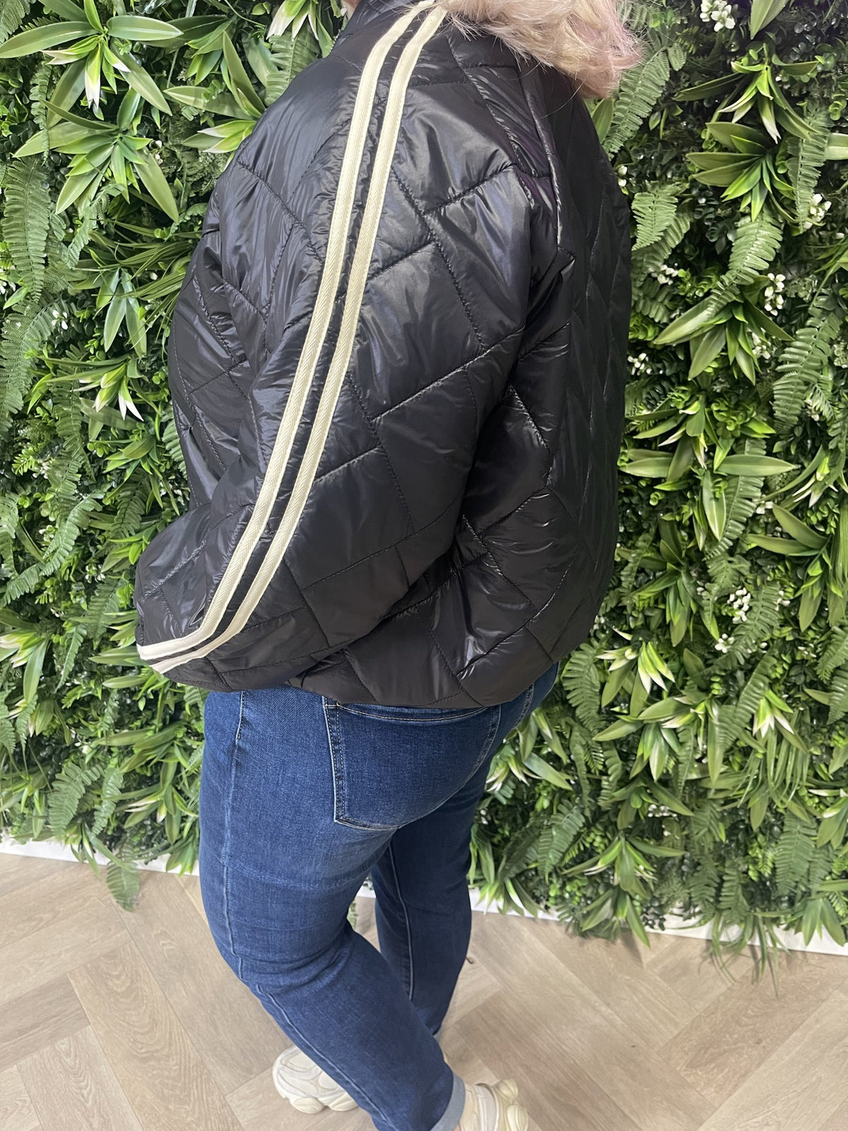 Puffer jas met bies zwart