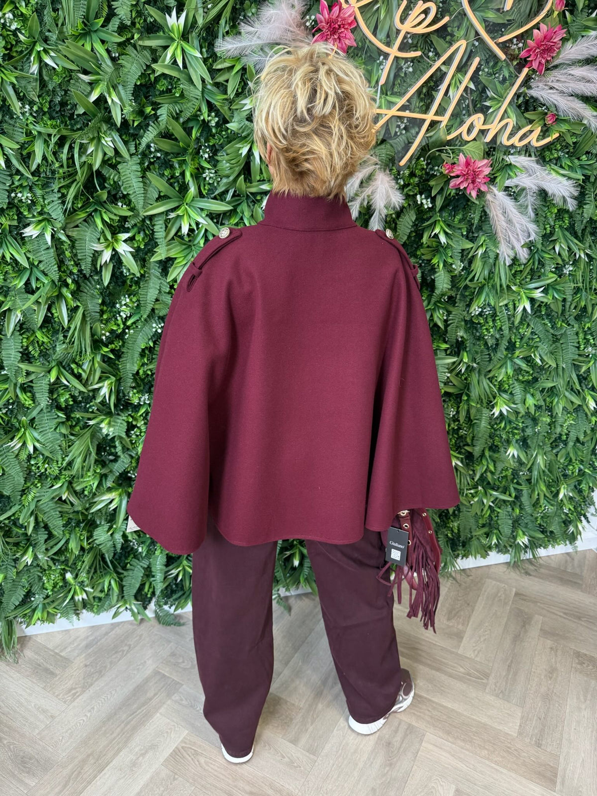 Poncho jasje met knopen bordeaux