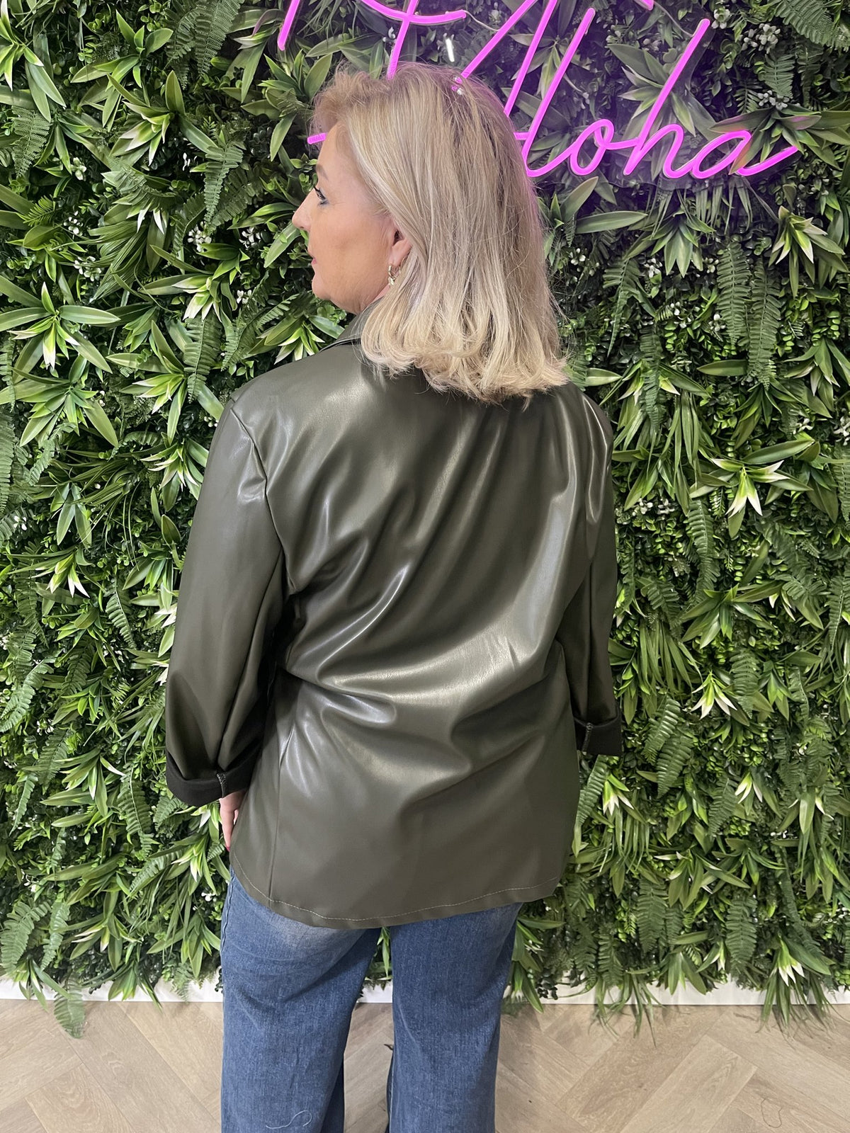 Leahterlook jas met ceintuur legergroen