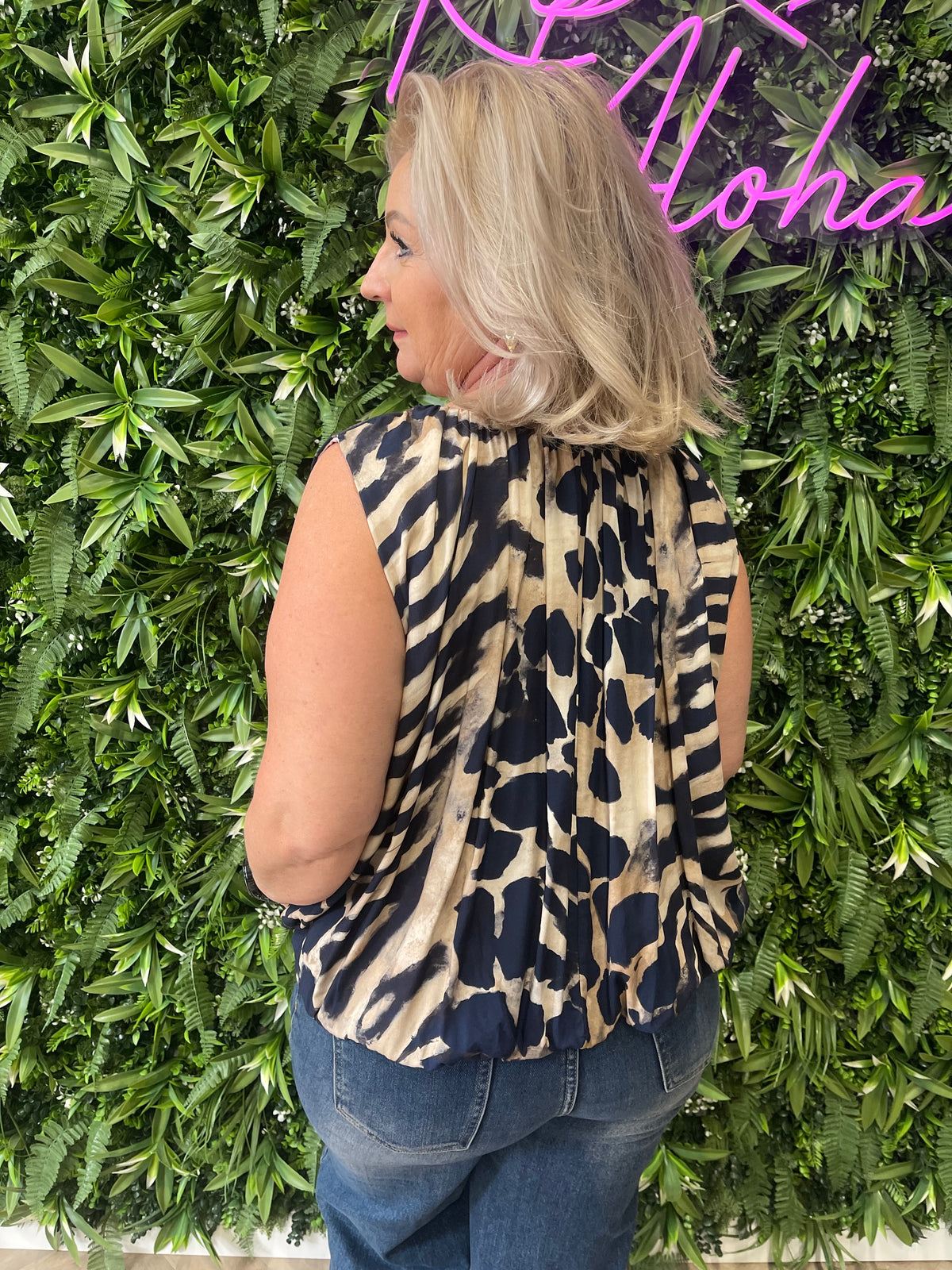 Top mouwloos giraffe print marineblauw