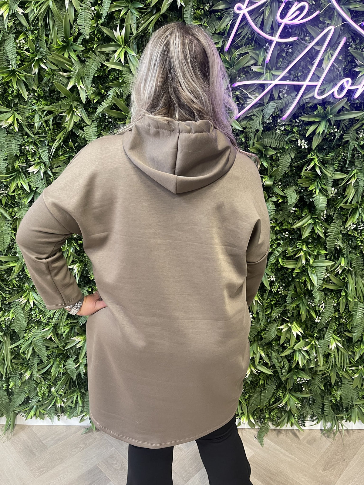Sweaterdress met capuchon uni taupe