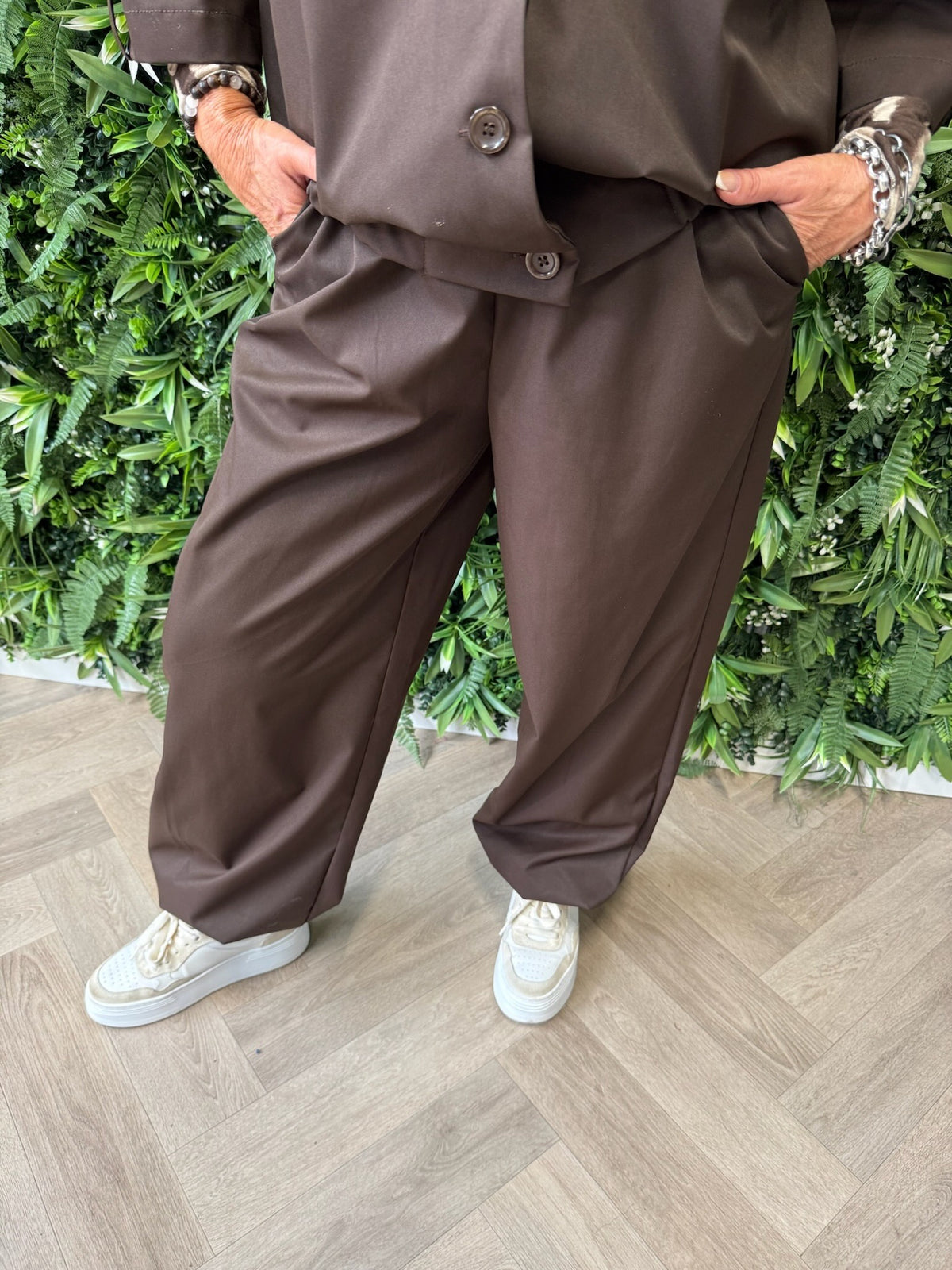 Tweedelig blazer set korte mouwen donkerbruin