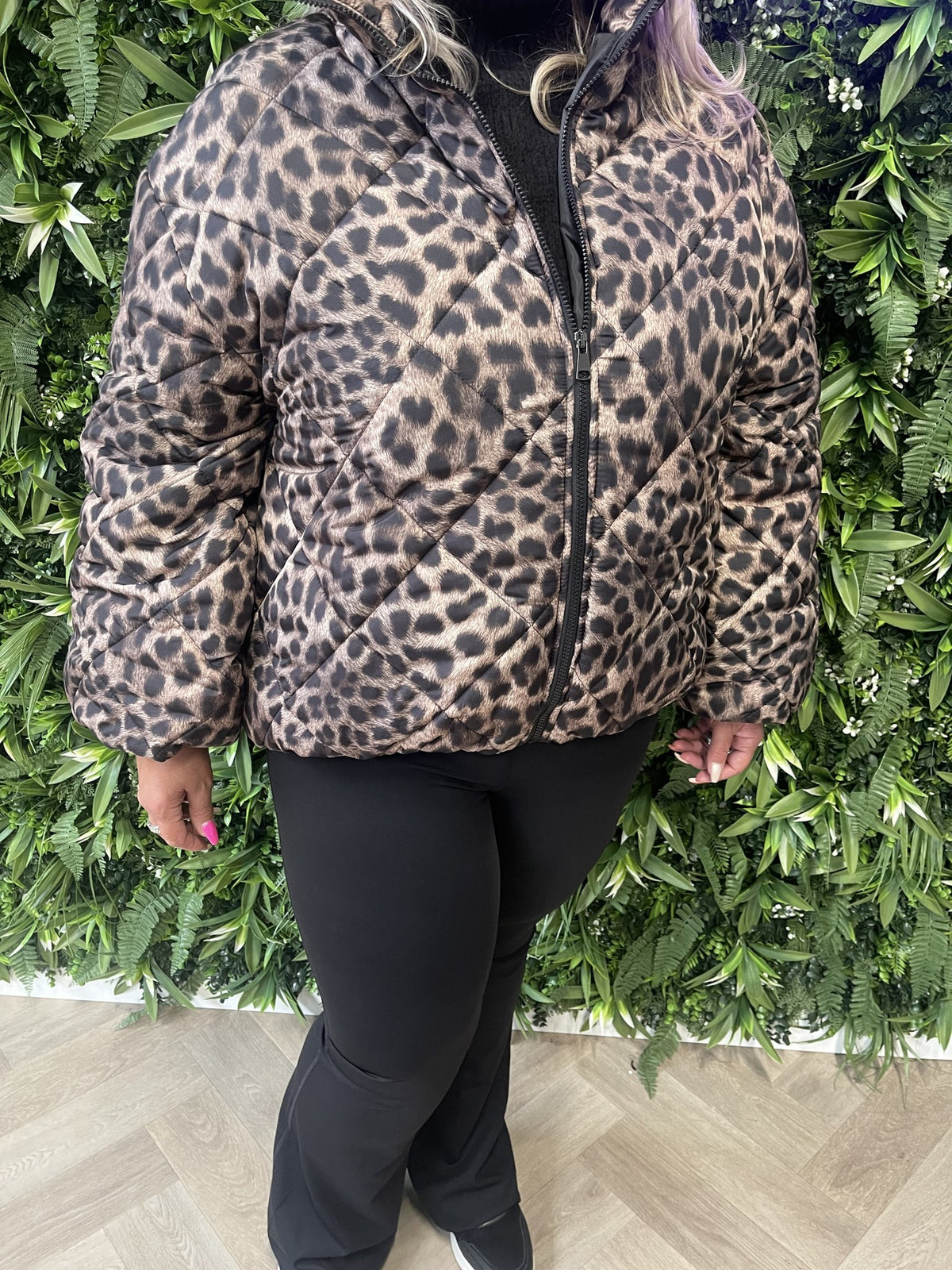 Puffer jas panterprint bruin