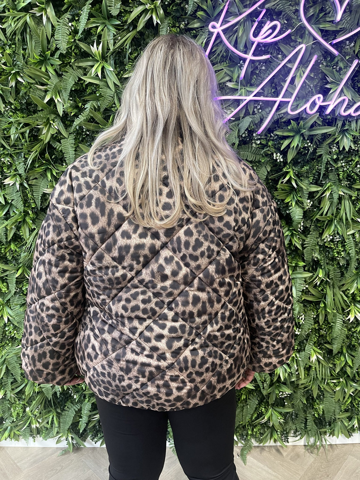 Puffer jas panterprint bruin