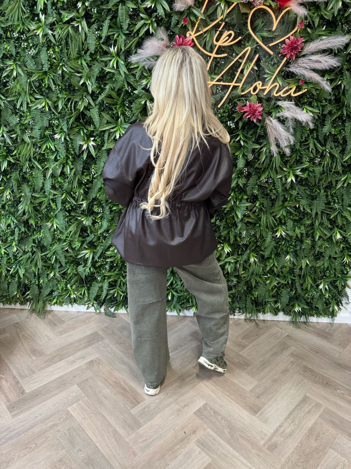 Leatherlook jasje elastieken taille donkerbruin