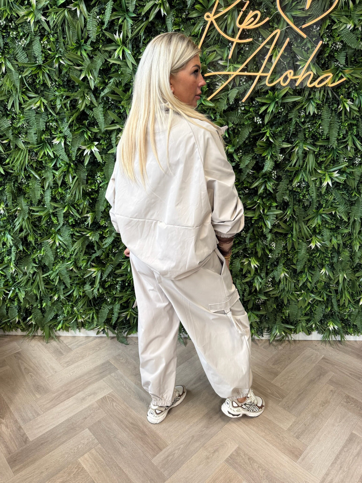 Parachute broek met cargo zakken beige