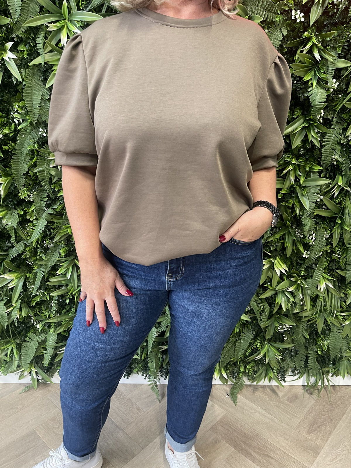 Sweater korte pofmouwen taupe