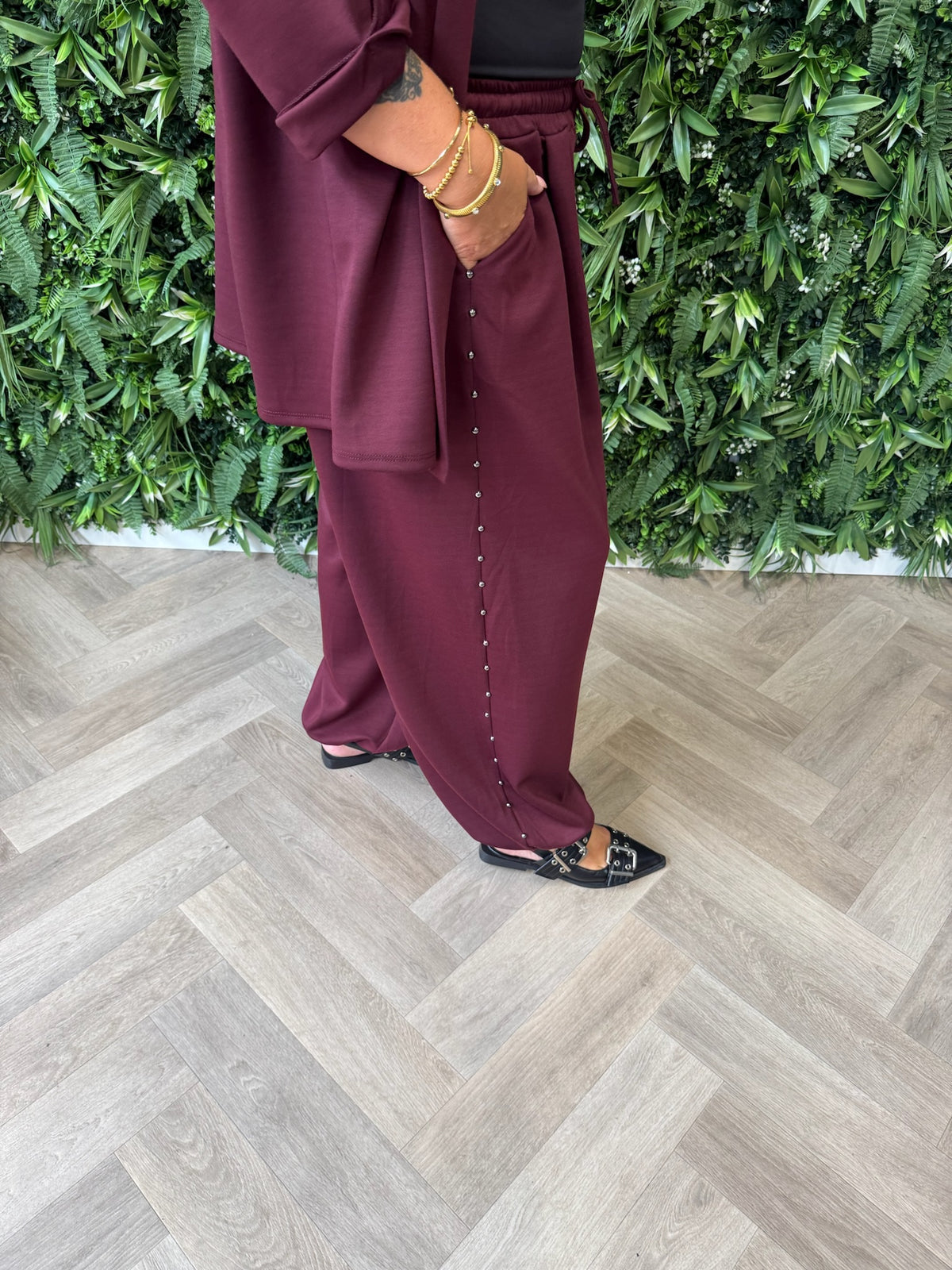 Comfy broek met studs detail aubergine
