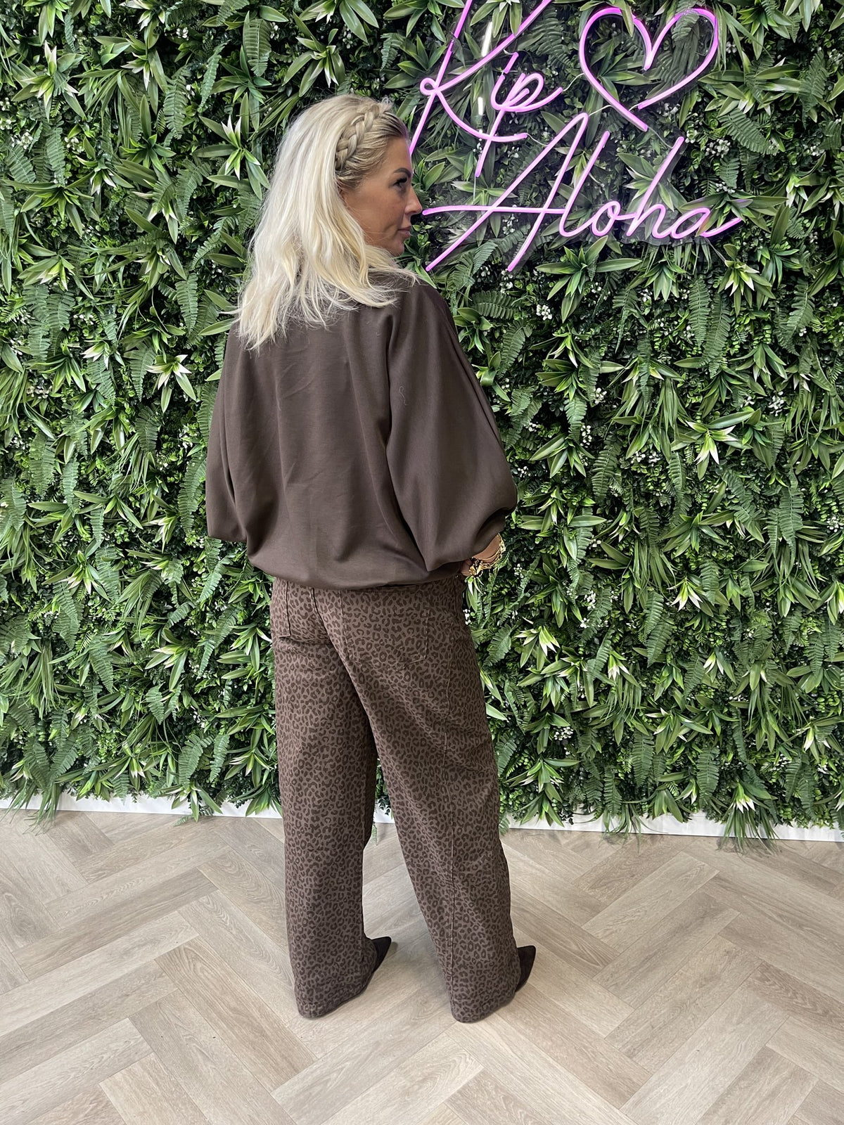 Vleermuis trui met leatherlook kraag donkerbruin