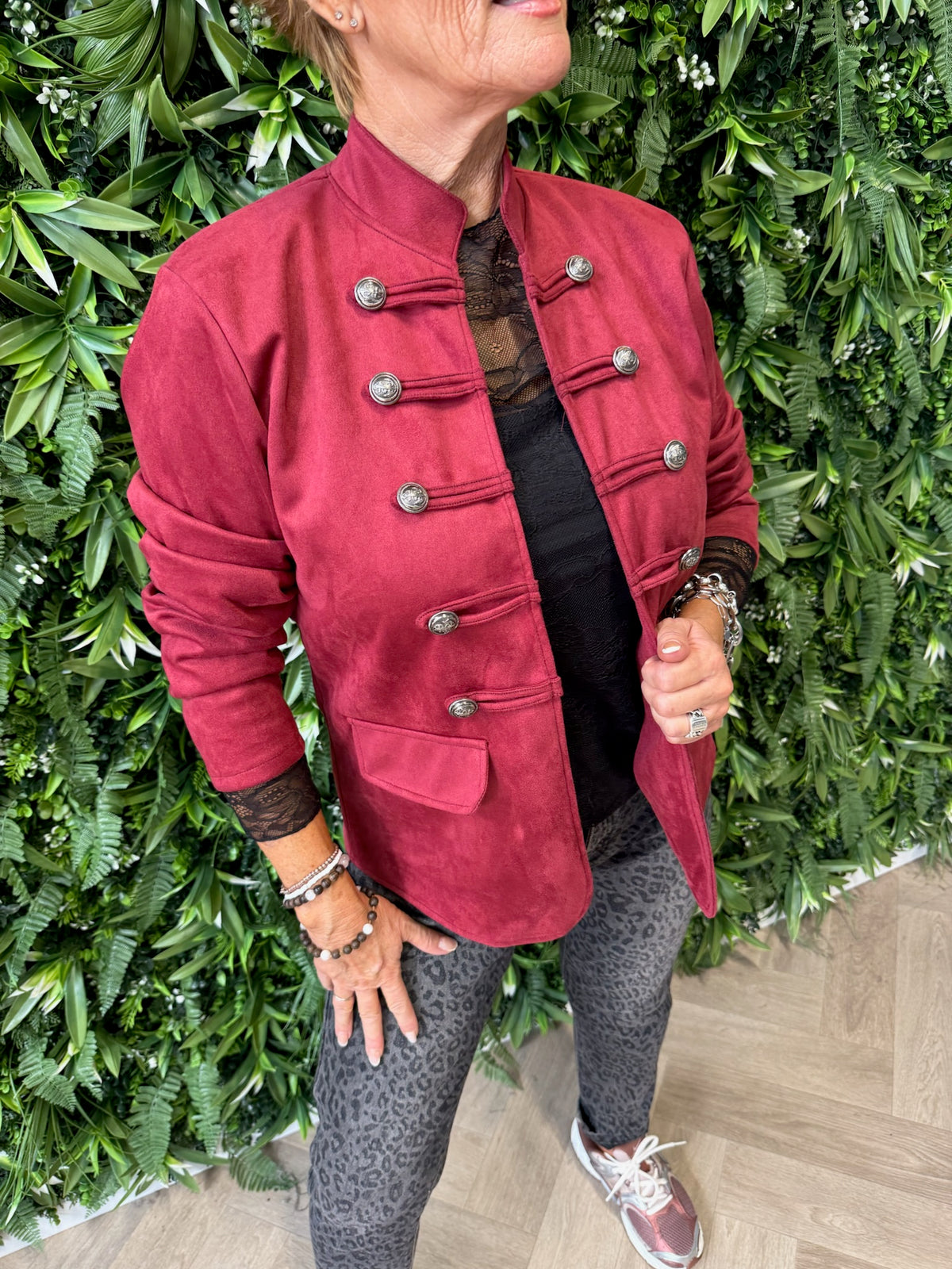 Blazer ronde hals met sierknopen donkerrood