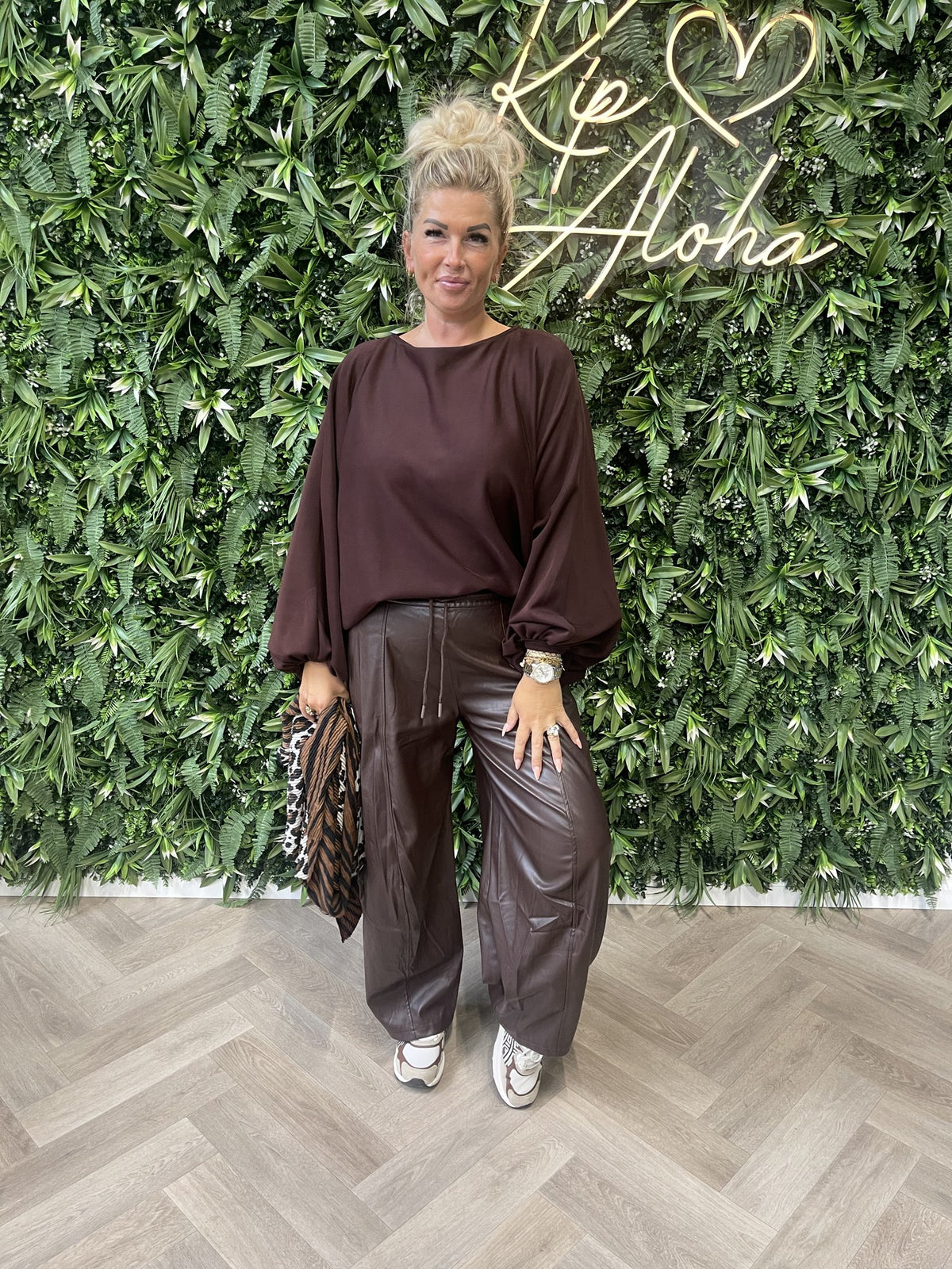 Vleermuis sweater donkerbruin