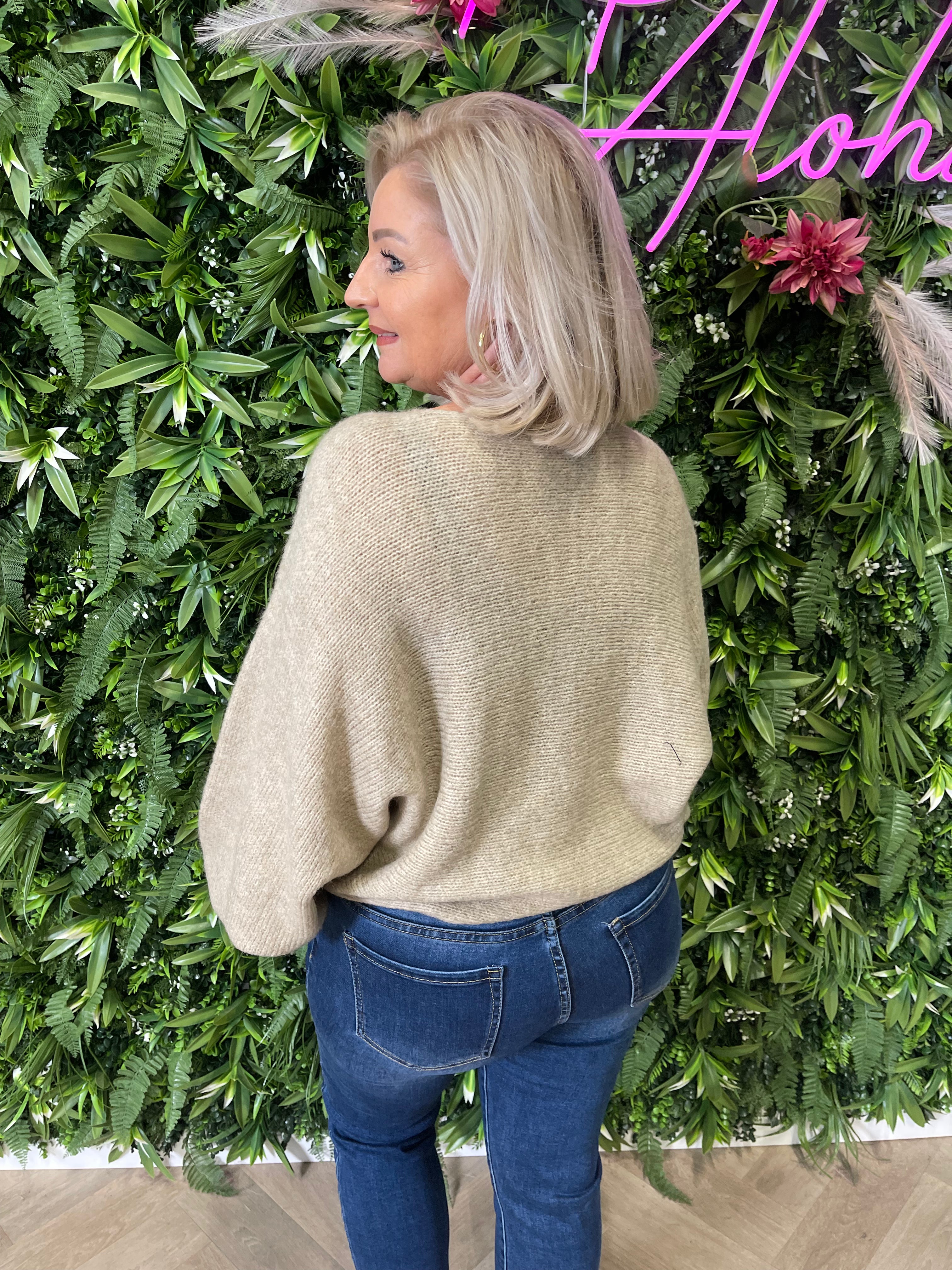 Gebreide vleermuis trui beige