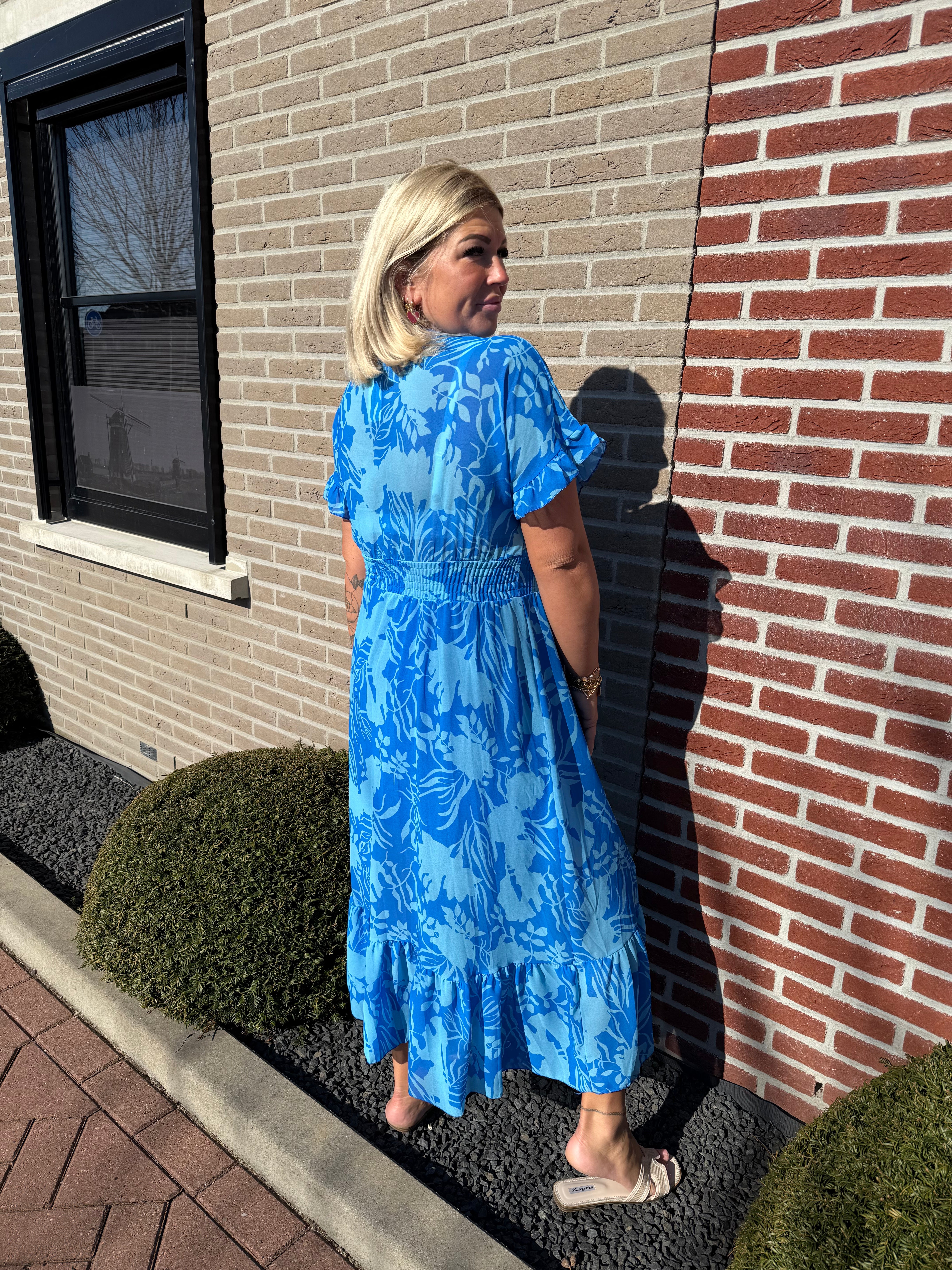 Maxi jurk roezels bloemen lichtblauw/blauw