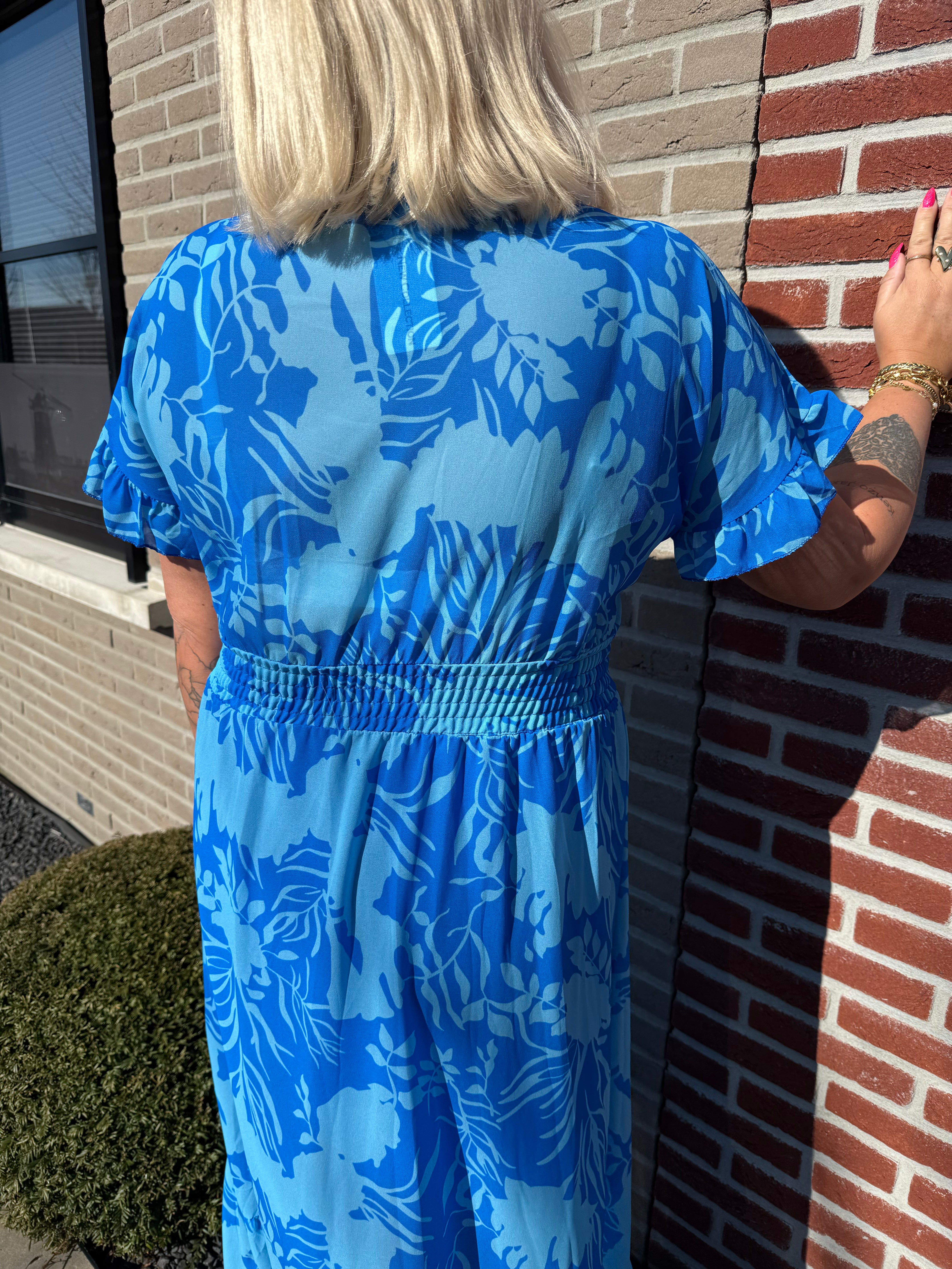 Maxi jurk roezels bloemen lichtblauw/blauw