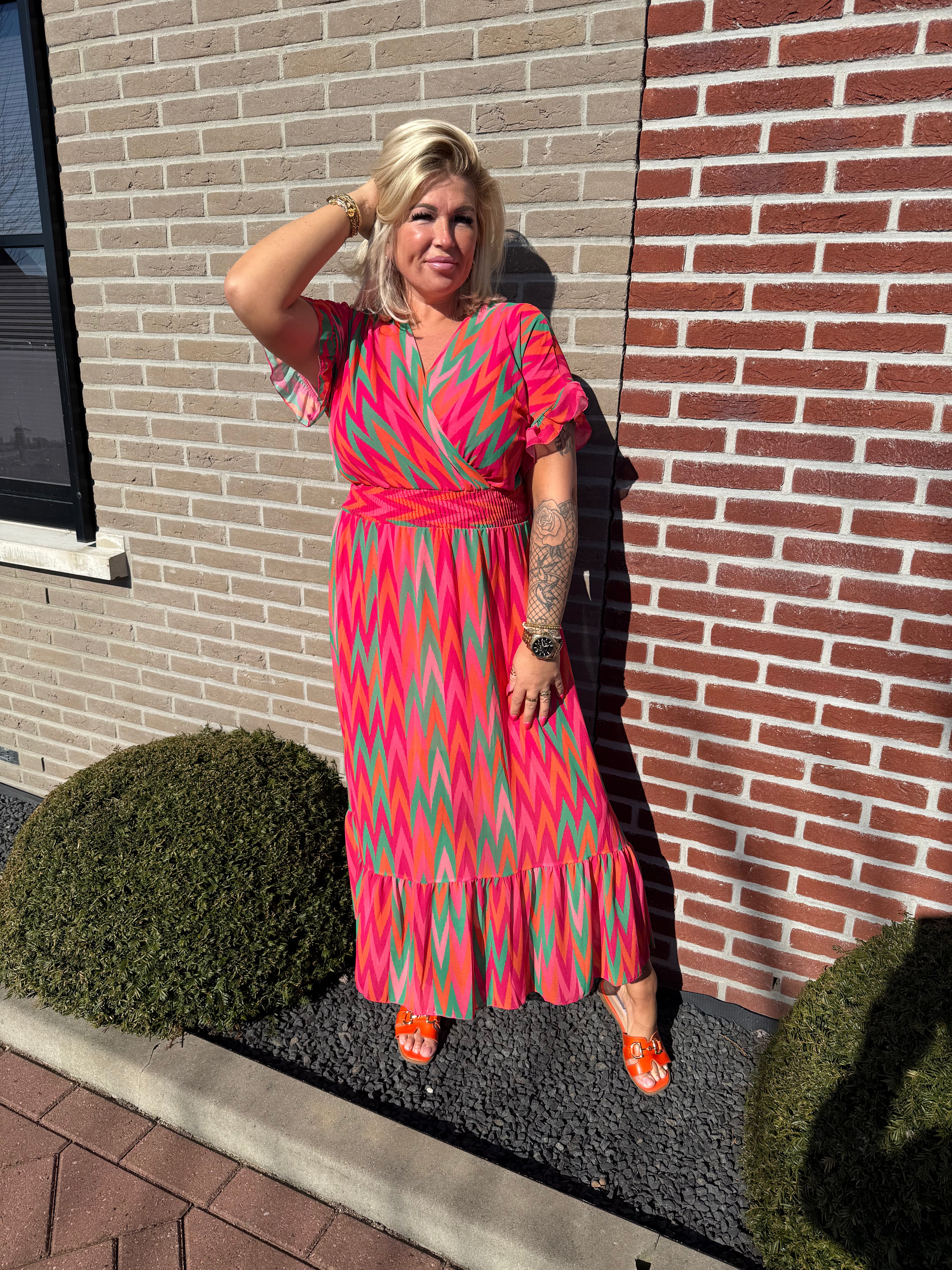 Maxi jurk roezels zigzag fuchsia/groen