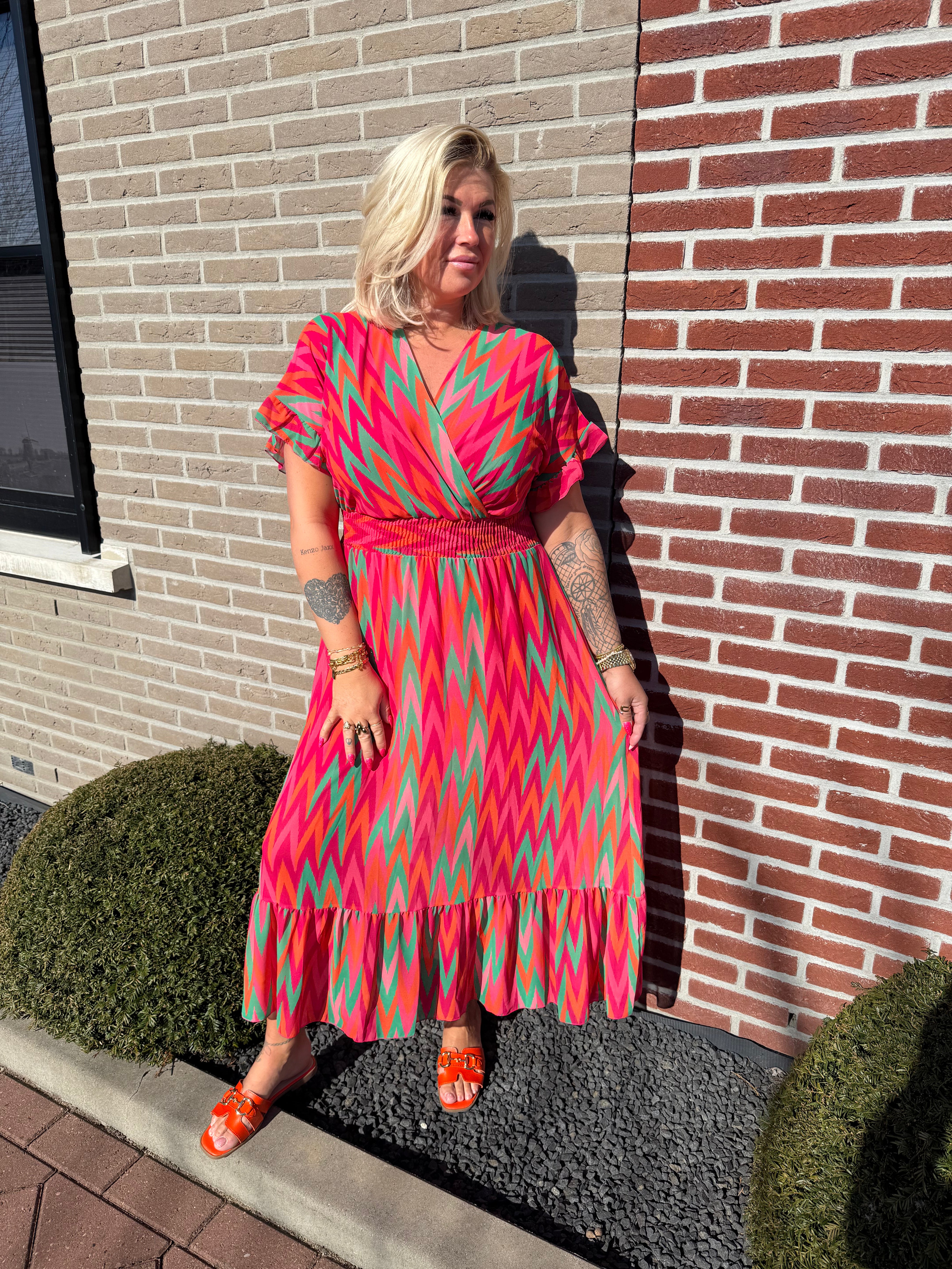 Maxi jurk roezels zigzag fuchsia/groen