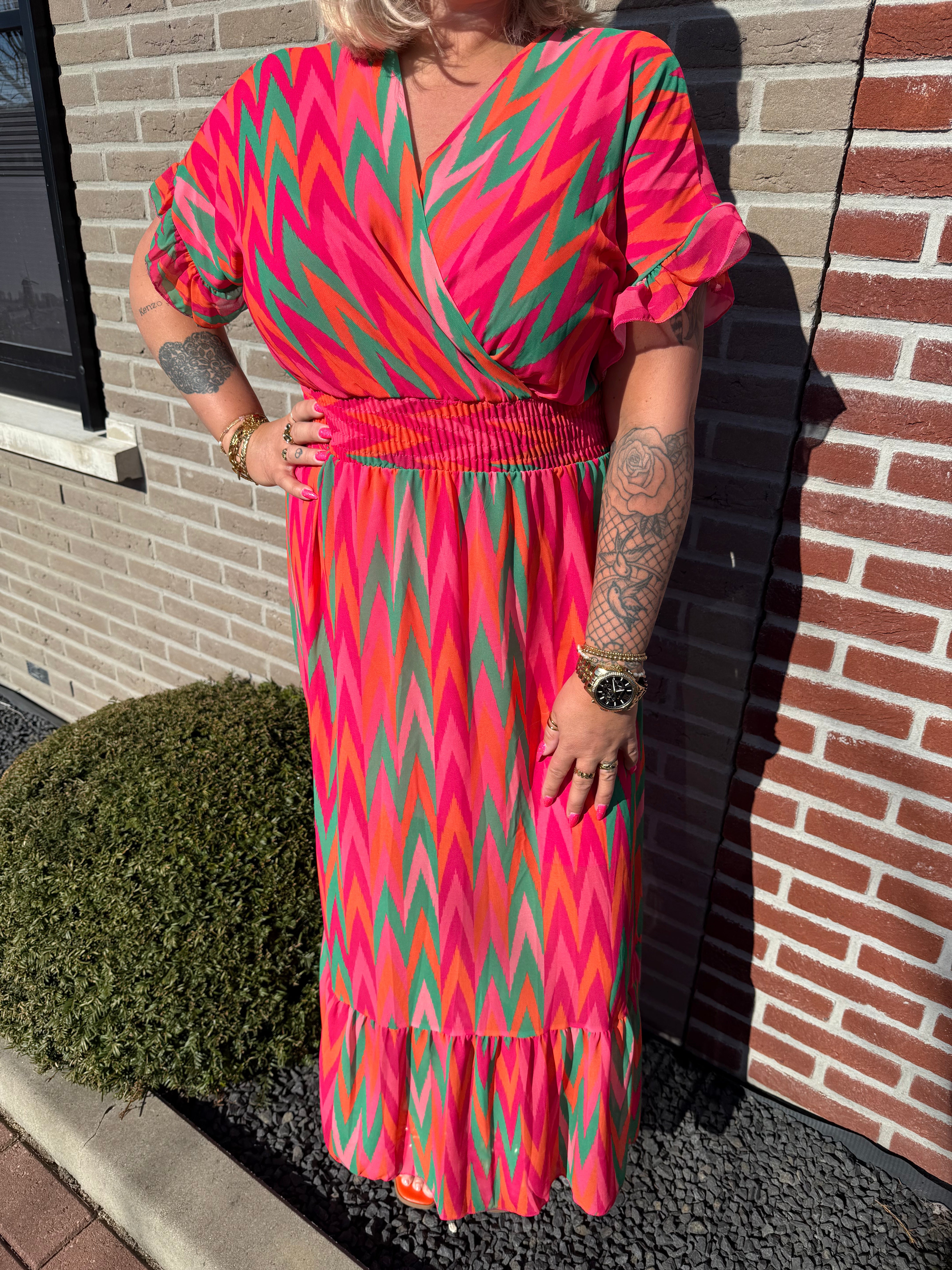 Maxi jurk roezels zigzag fuchsia/groen