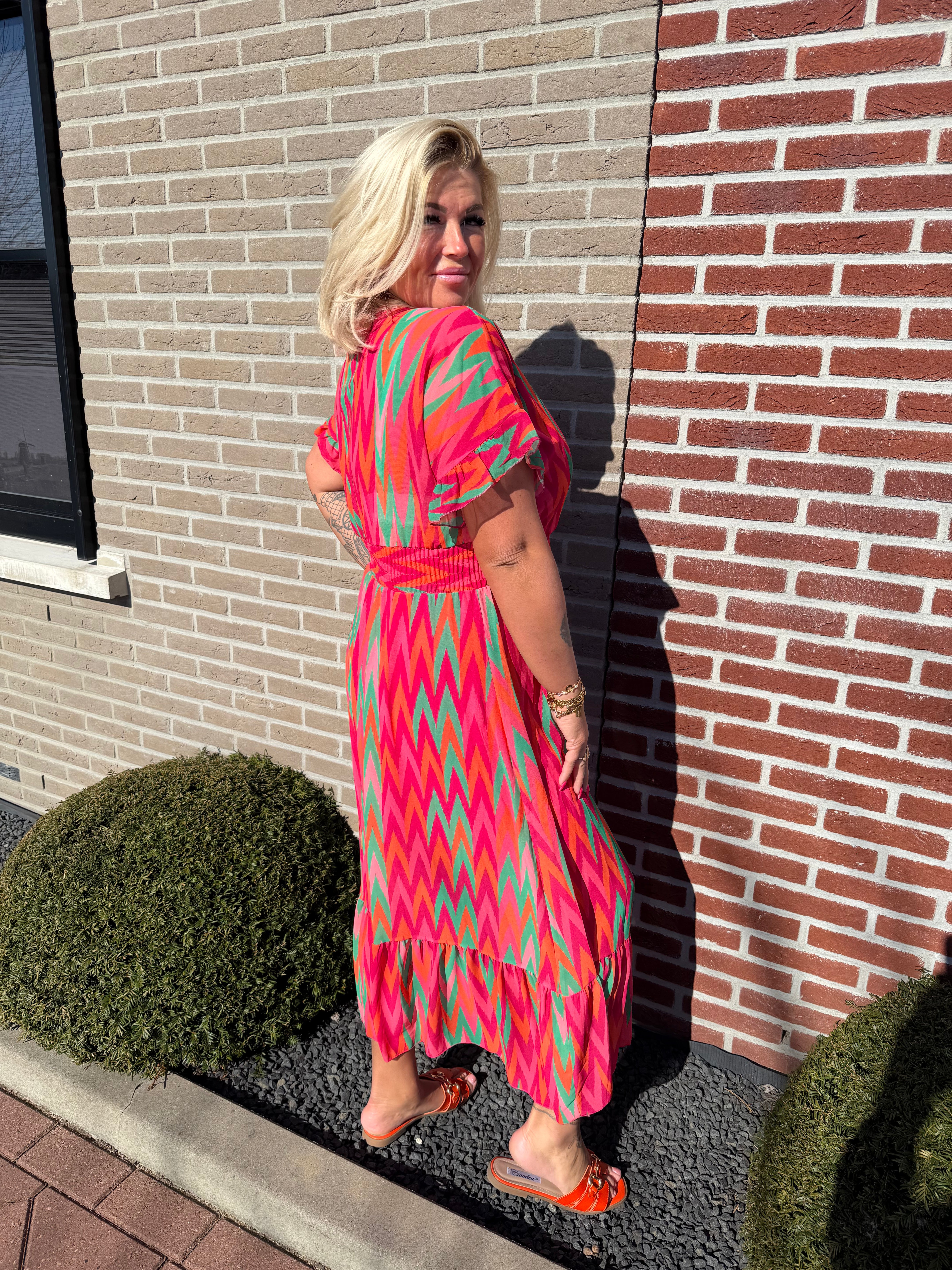Maxi jurk roezels zigzag fuchsia/groen
