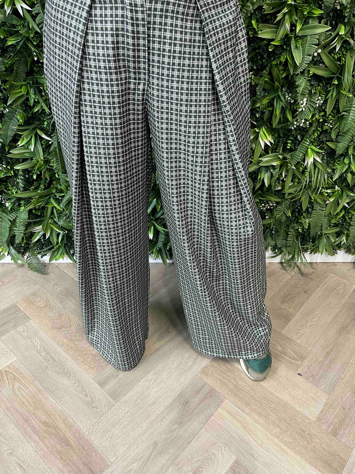 Pantalon met plooi ruitpatroon groen