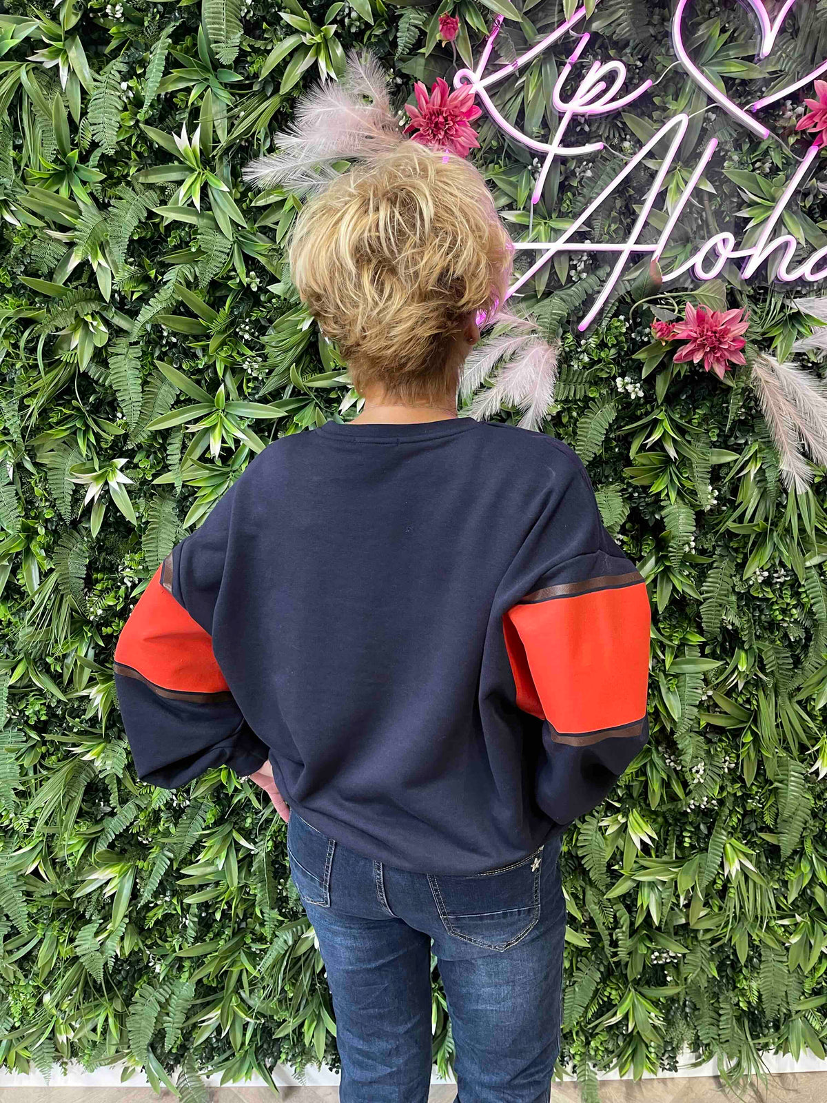 Sweater cest la vie brede streep marineblauw