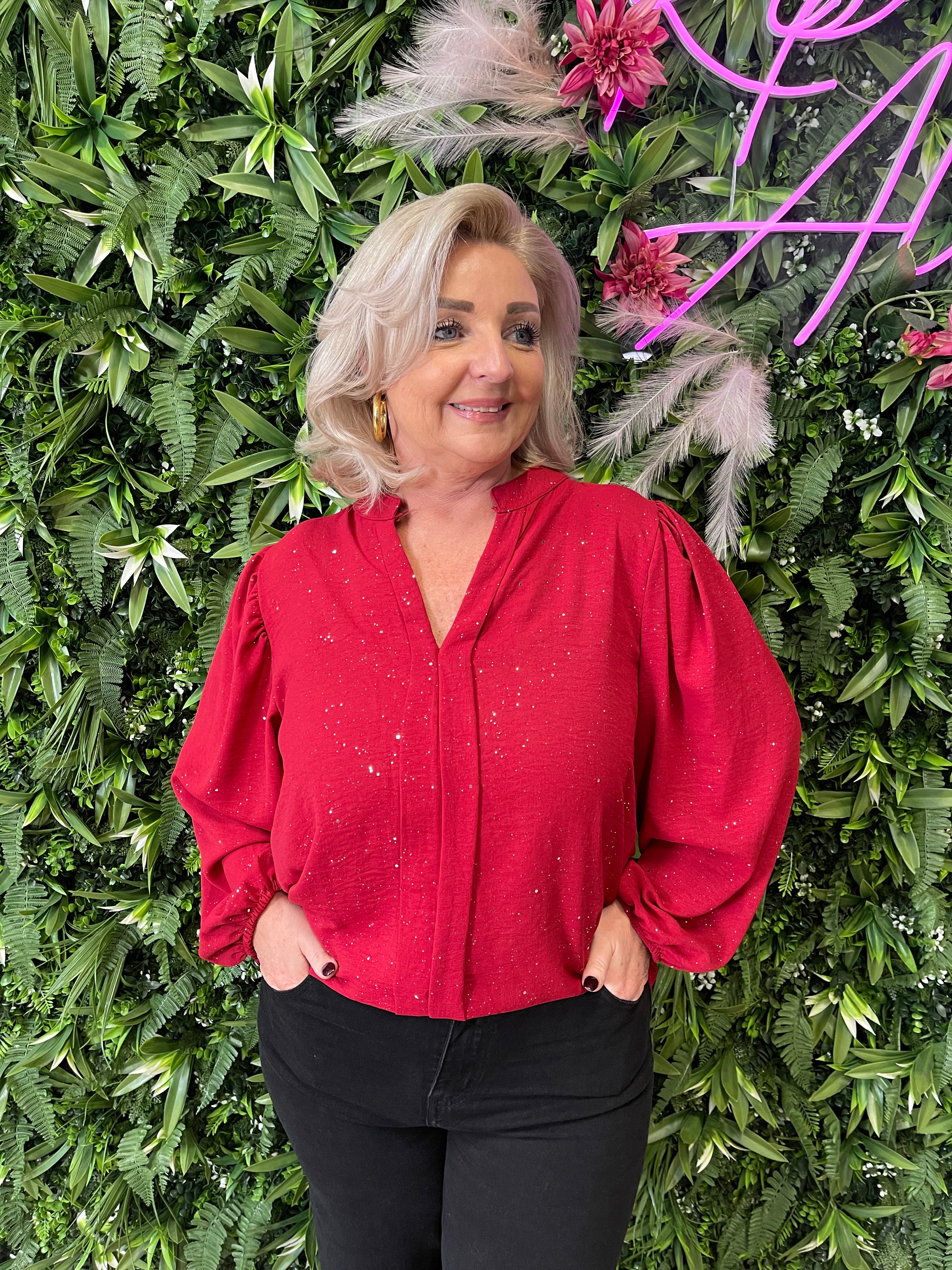 Blouse roezel met pofmouwen glitter rood