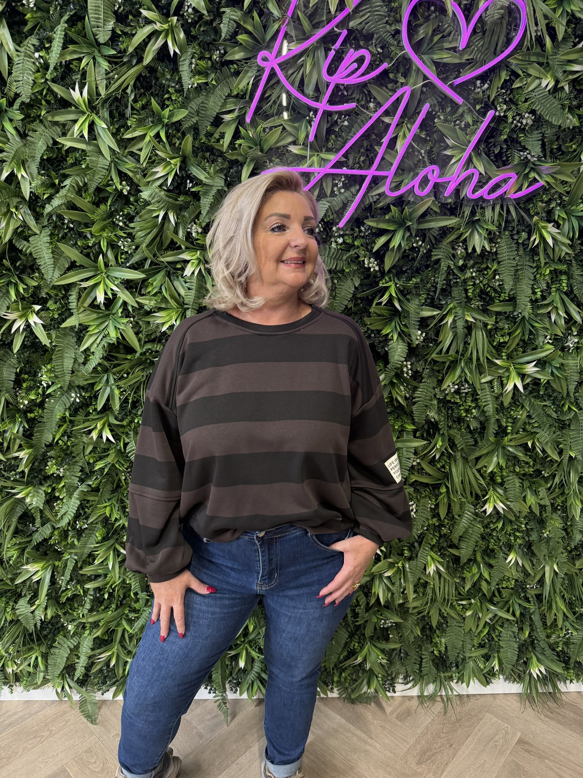 Sweater brede streep met applicatie bruin/zwart