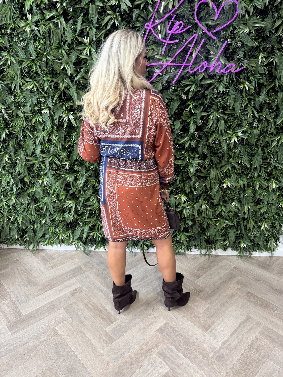 Overslag jurk met print paisley marineblauw