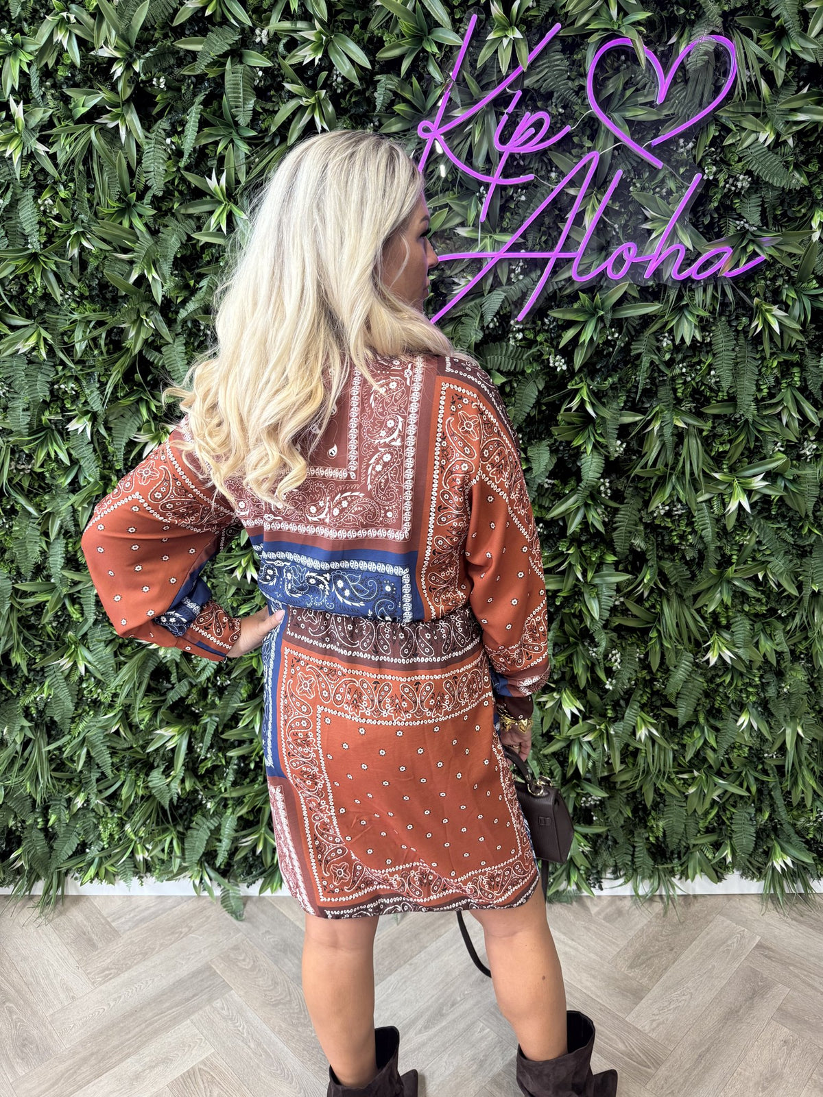 Overslag jurk met print paisley marineblauw