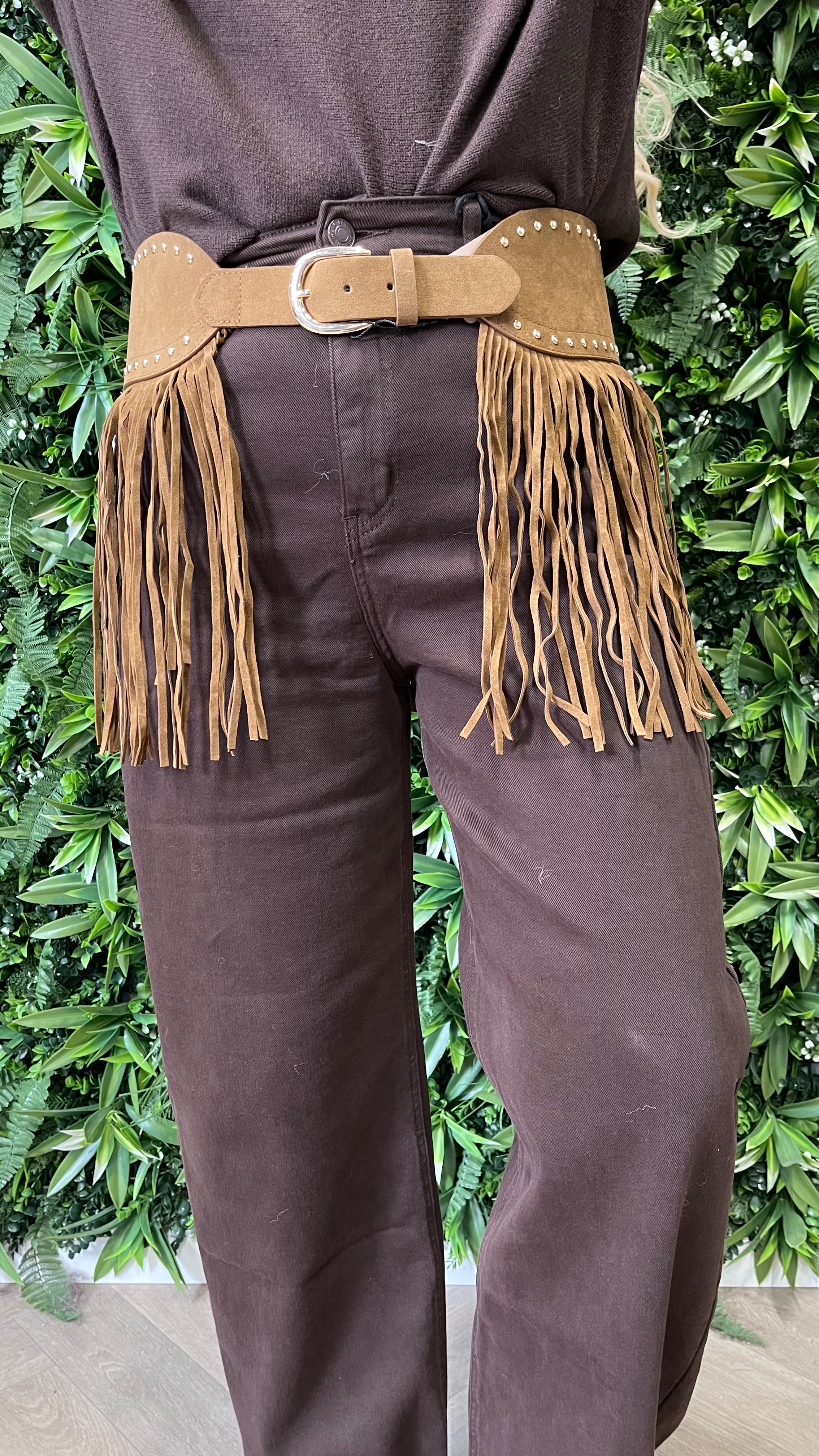 Riem met franjes en studs camel