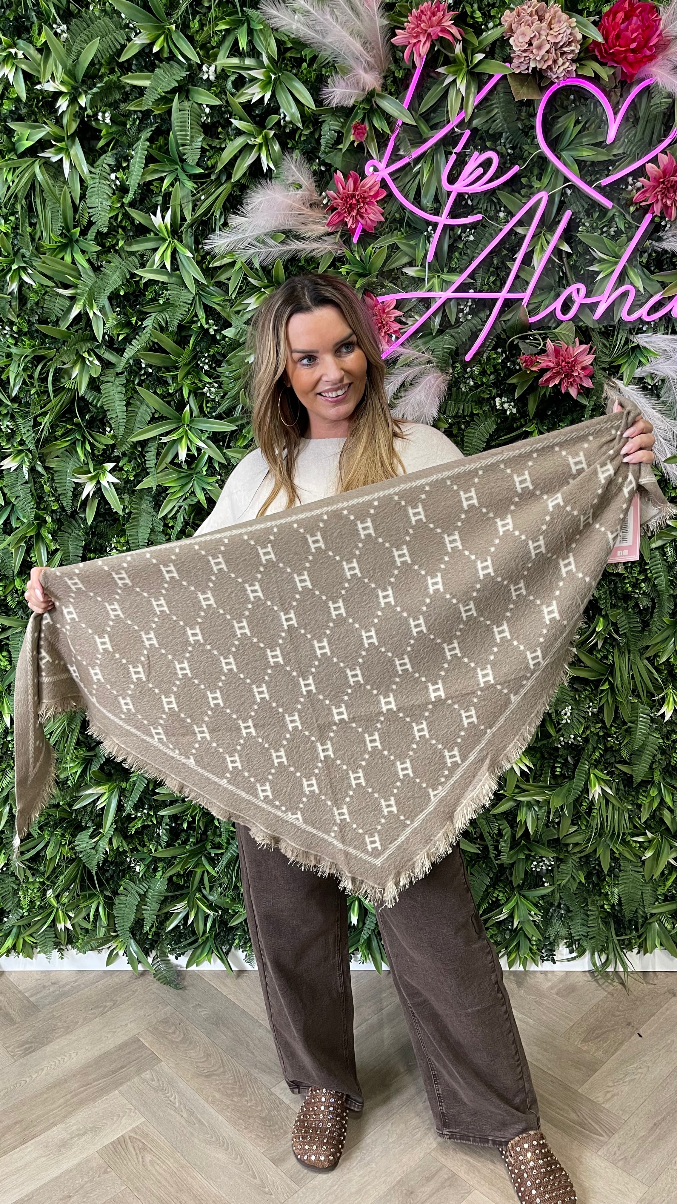 Sjaal print H taupe