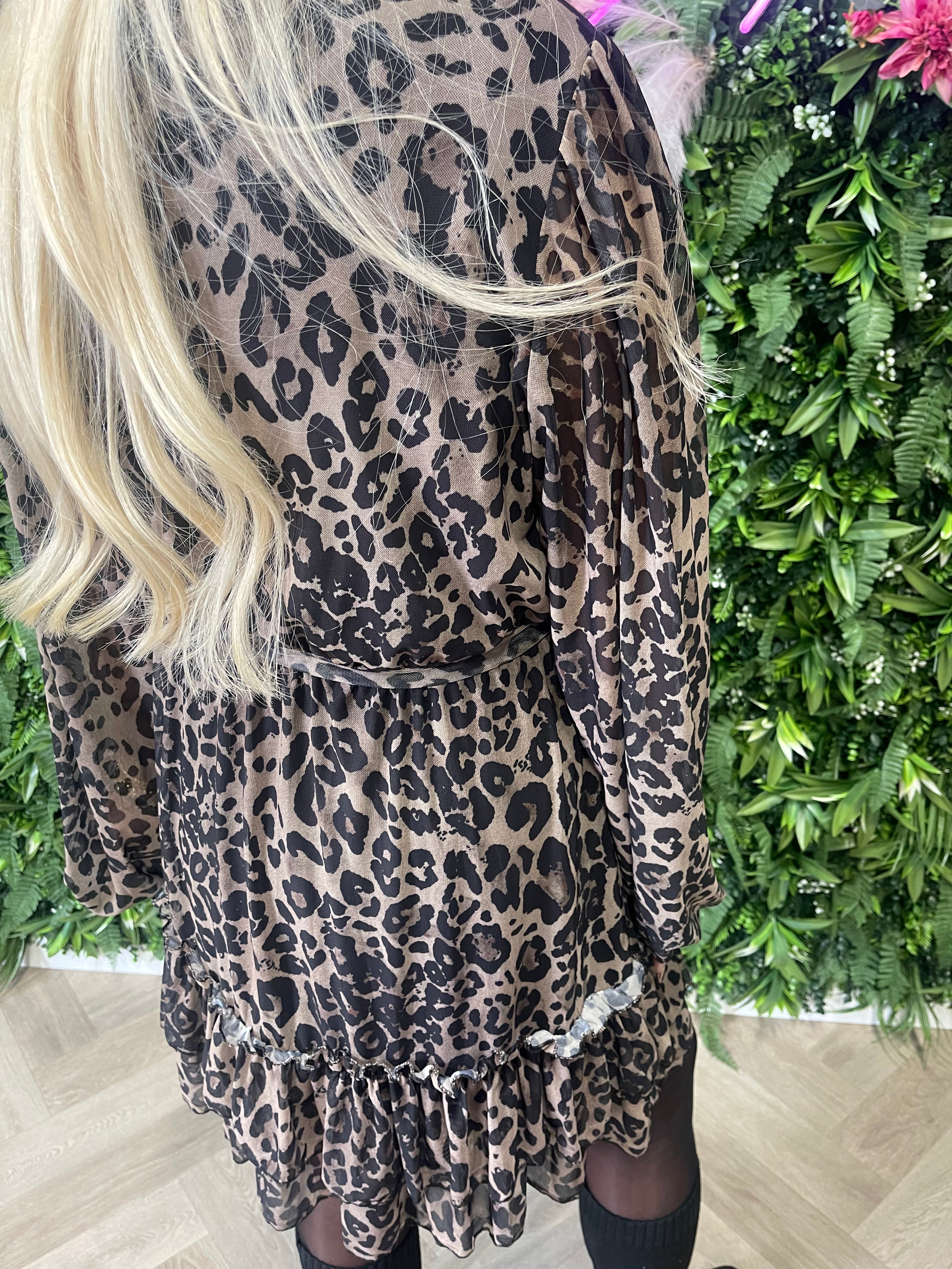 Panterprint jurk roezels beige