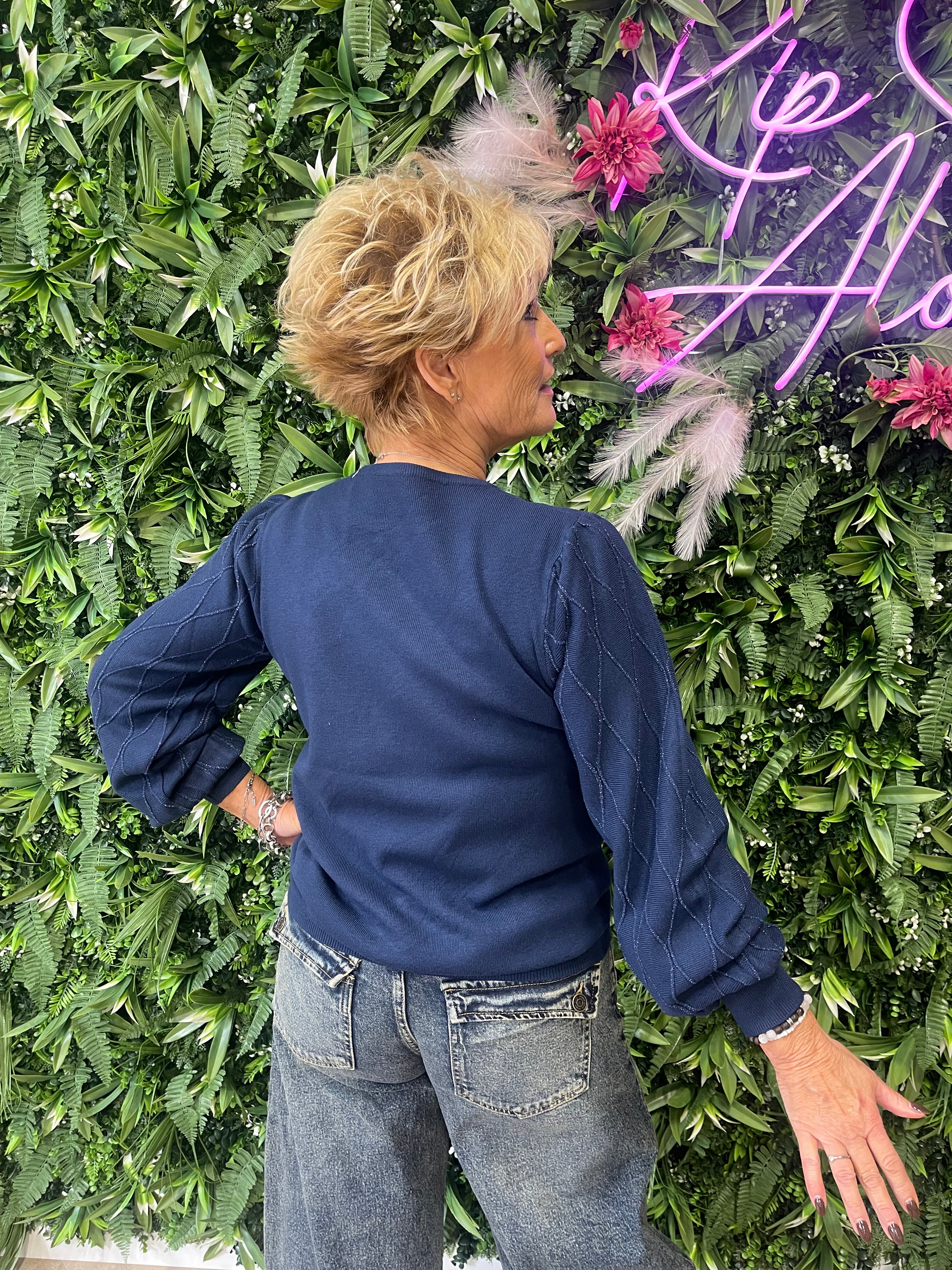 Gebreide trui met lurex detail op de mouwen marineblauw