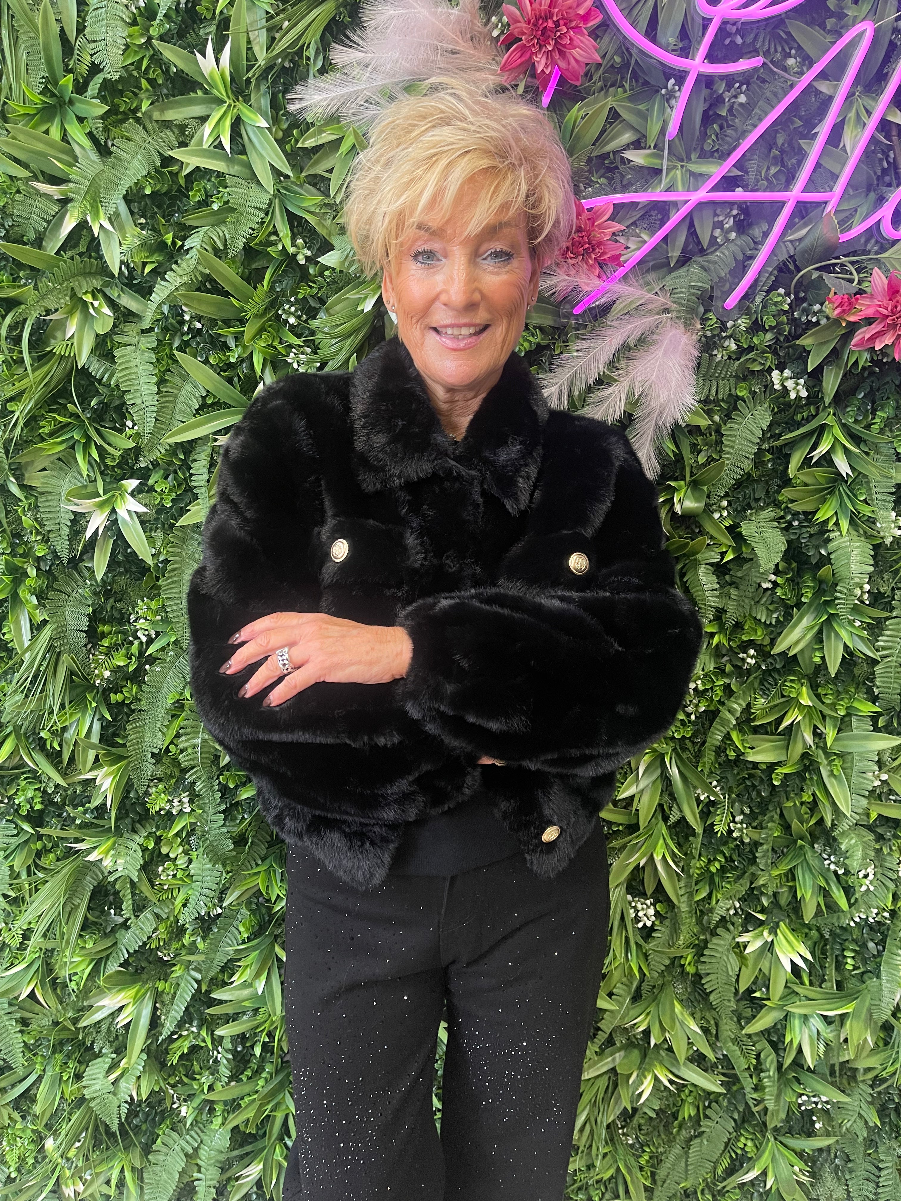 Korte faux fur jasje zwart