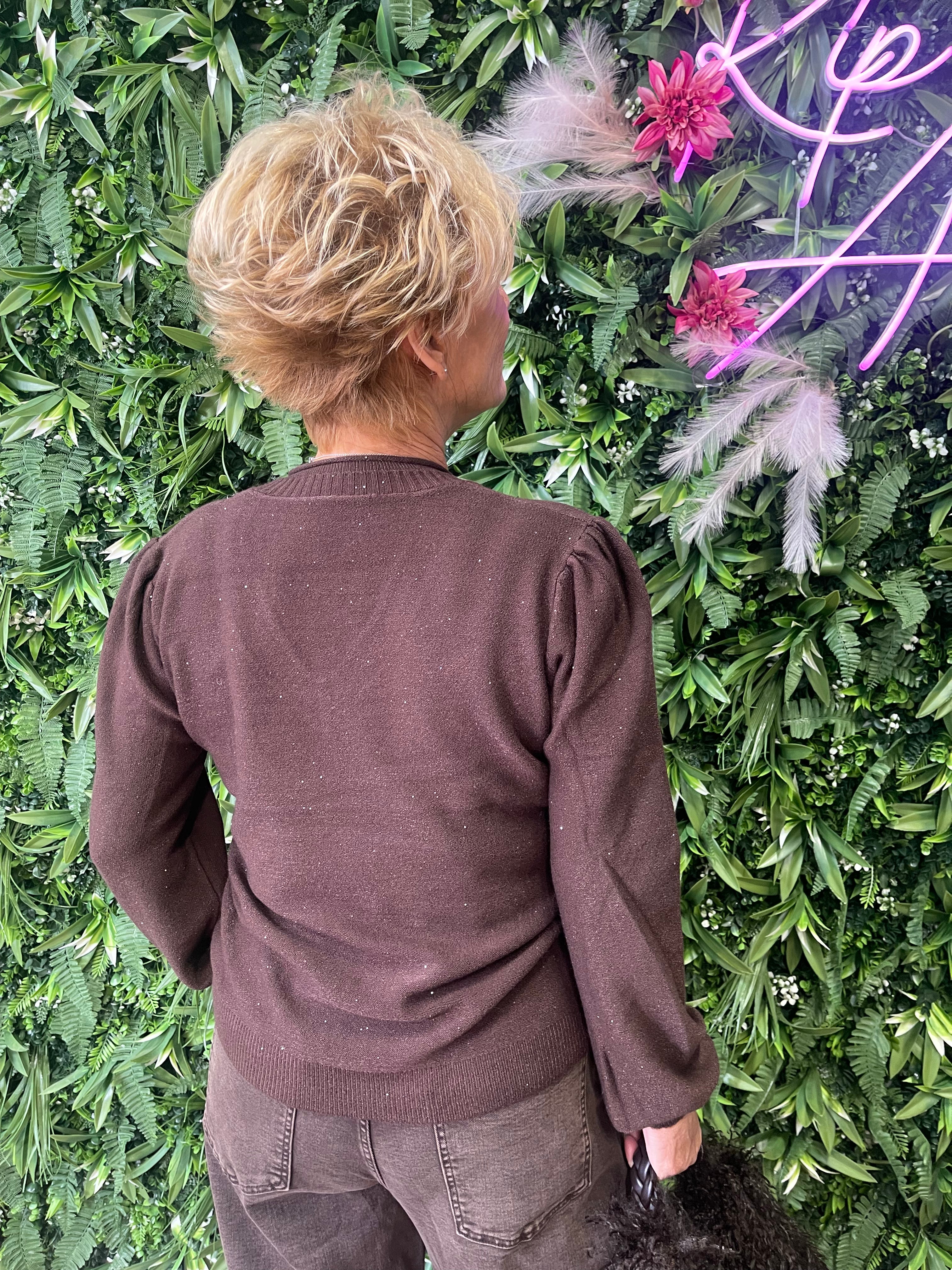 Trui v-hals met glitters donkerbruin