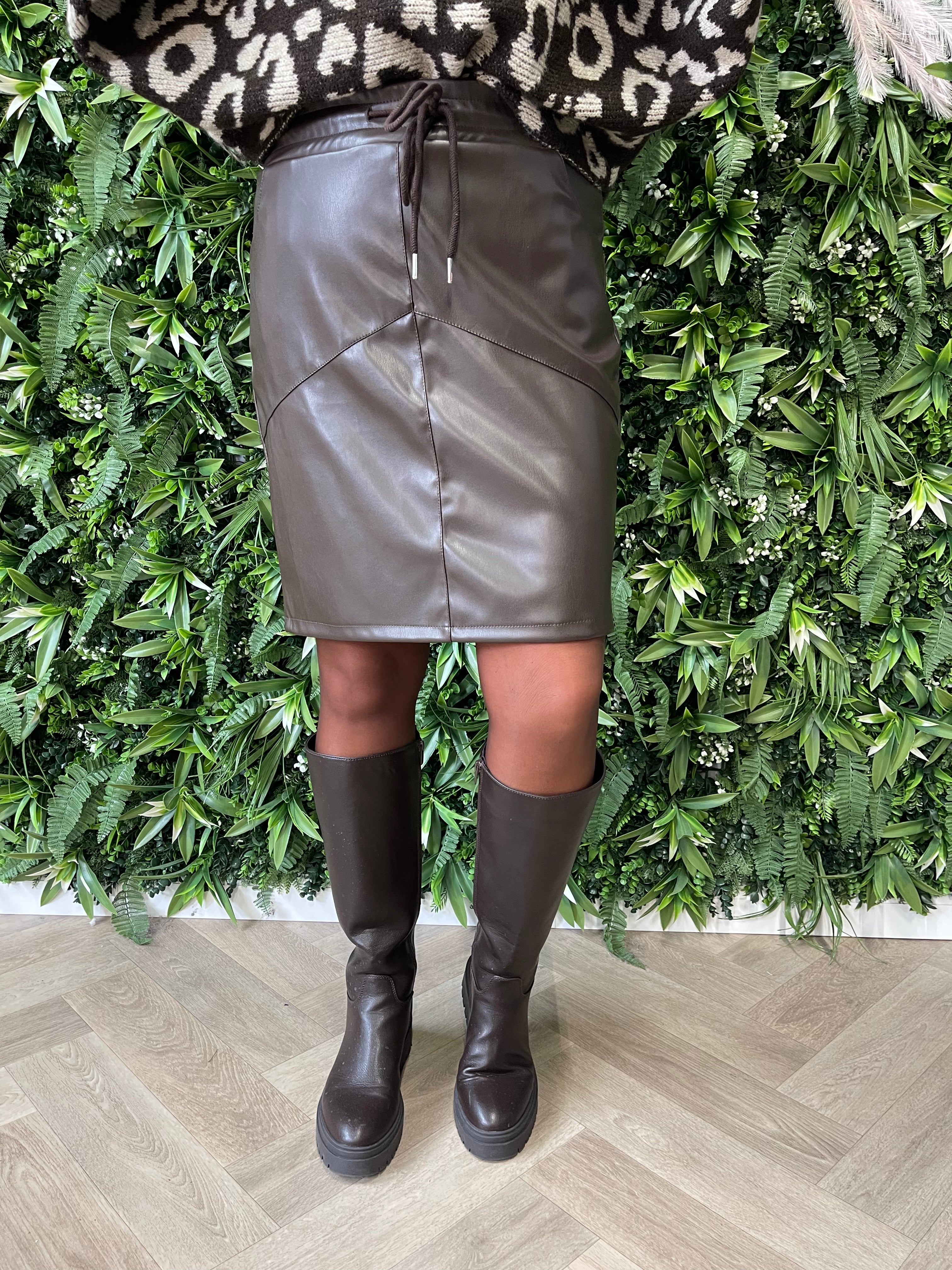 Leatherlook rok donkerbruin
