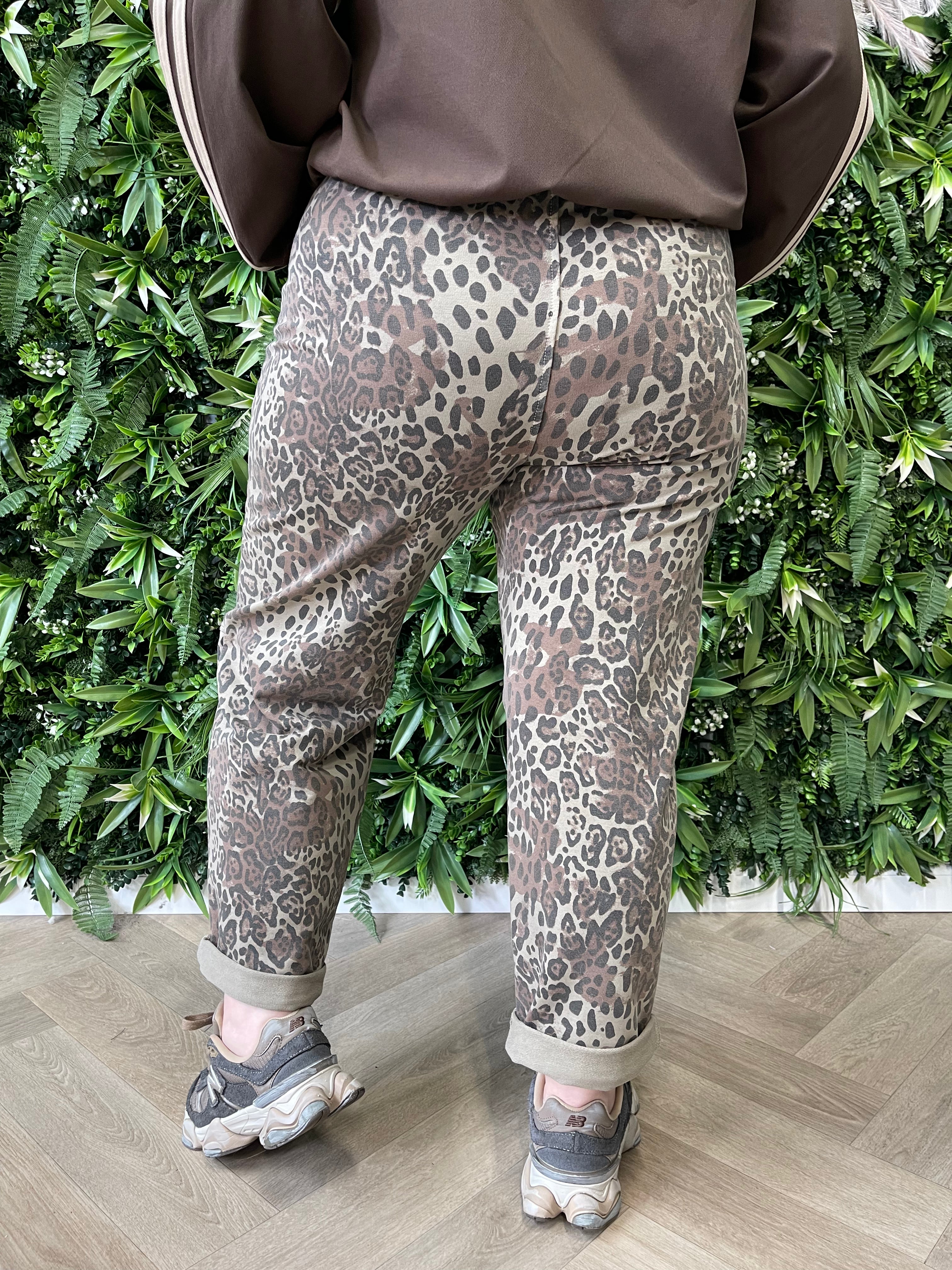 Jogger met naad panterprint taupe