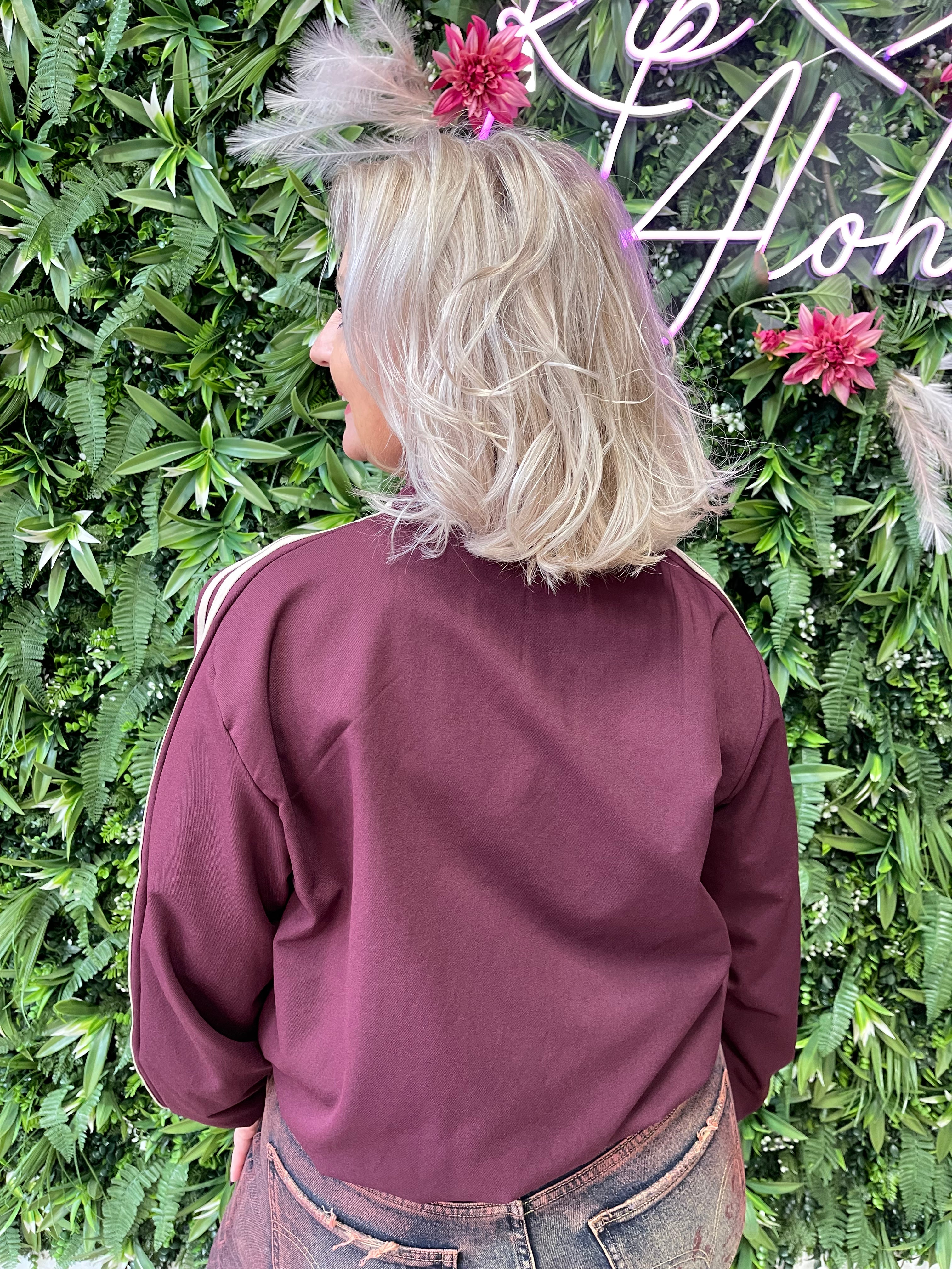 Korte jas met bies bordeaux