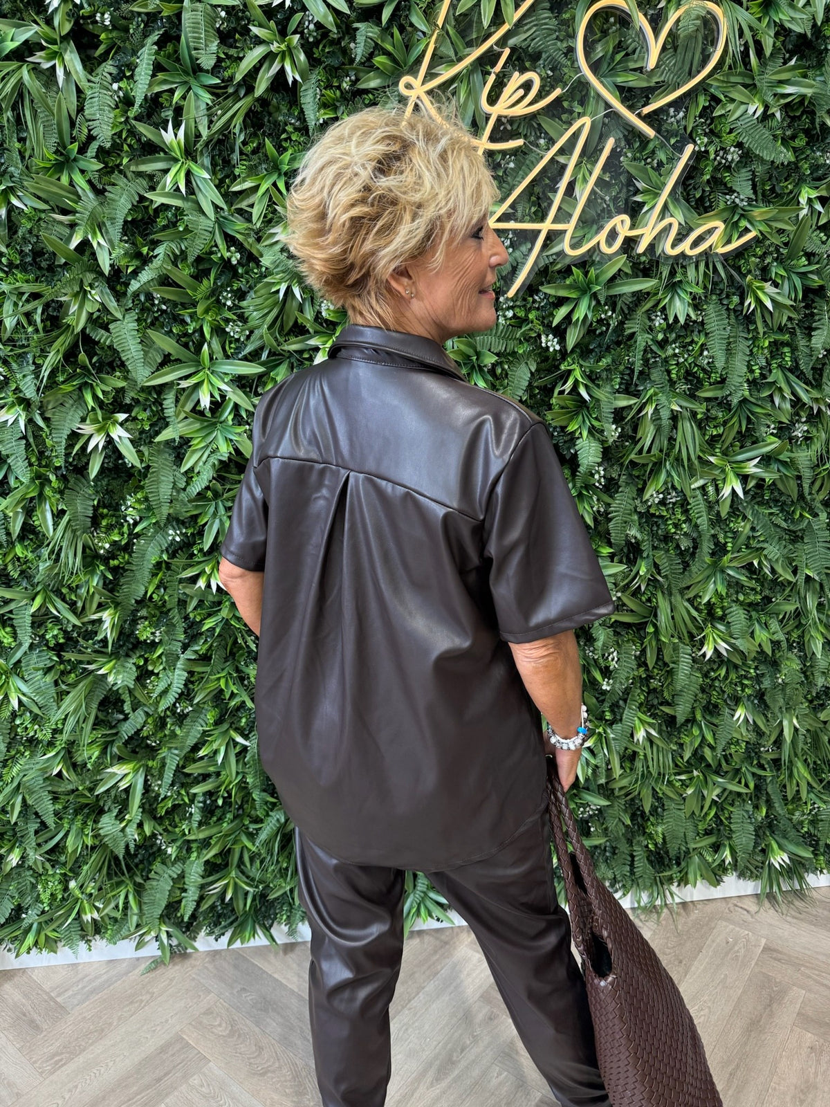 Tweedelig leatherlook set donkerbruin