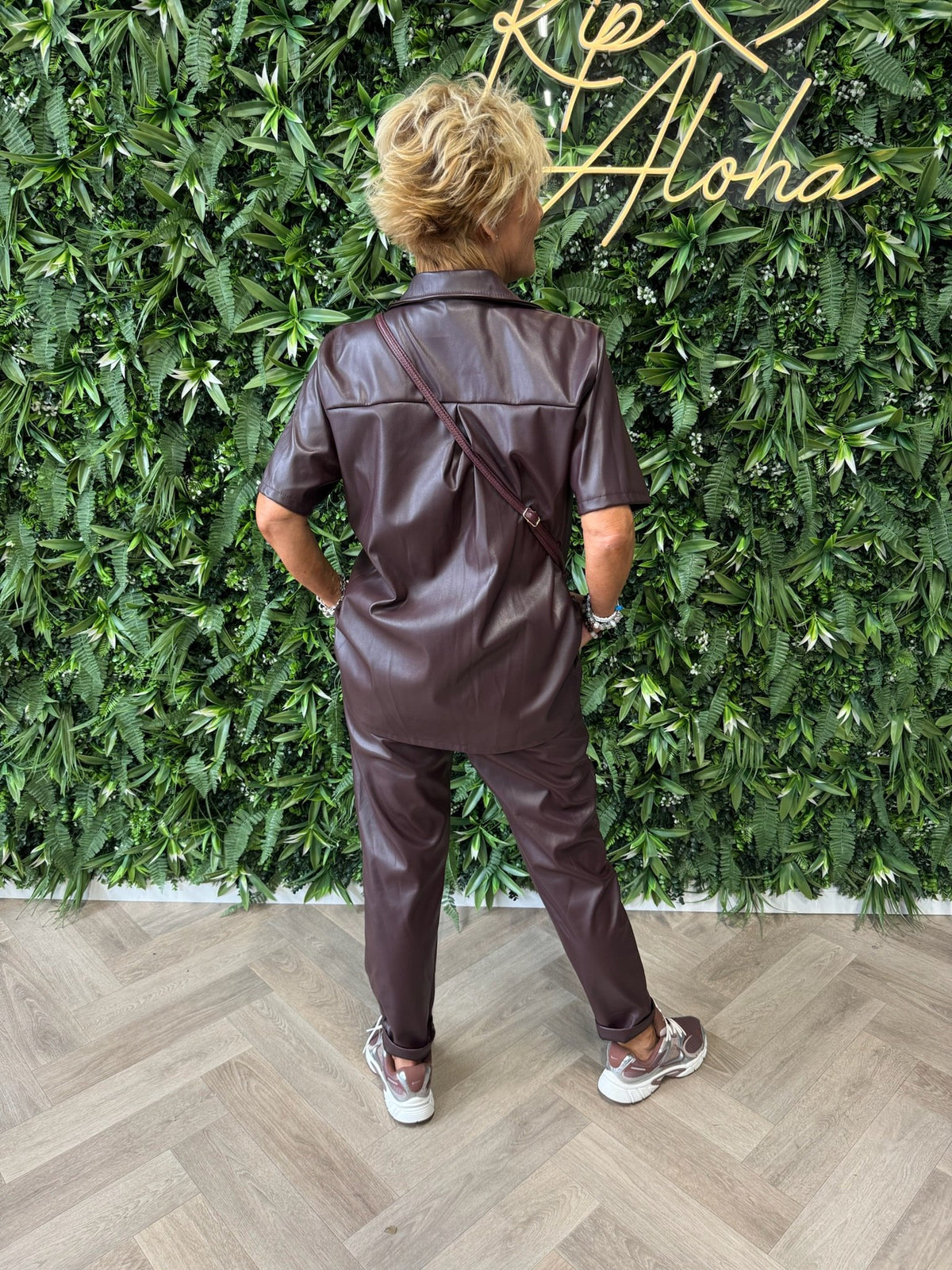 Tweedelig leatherlook set aubergine