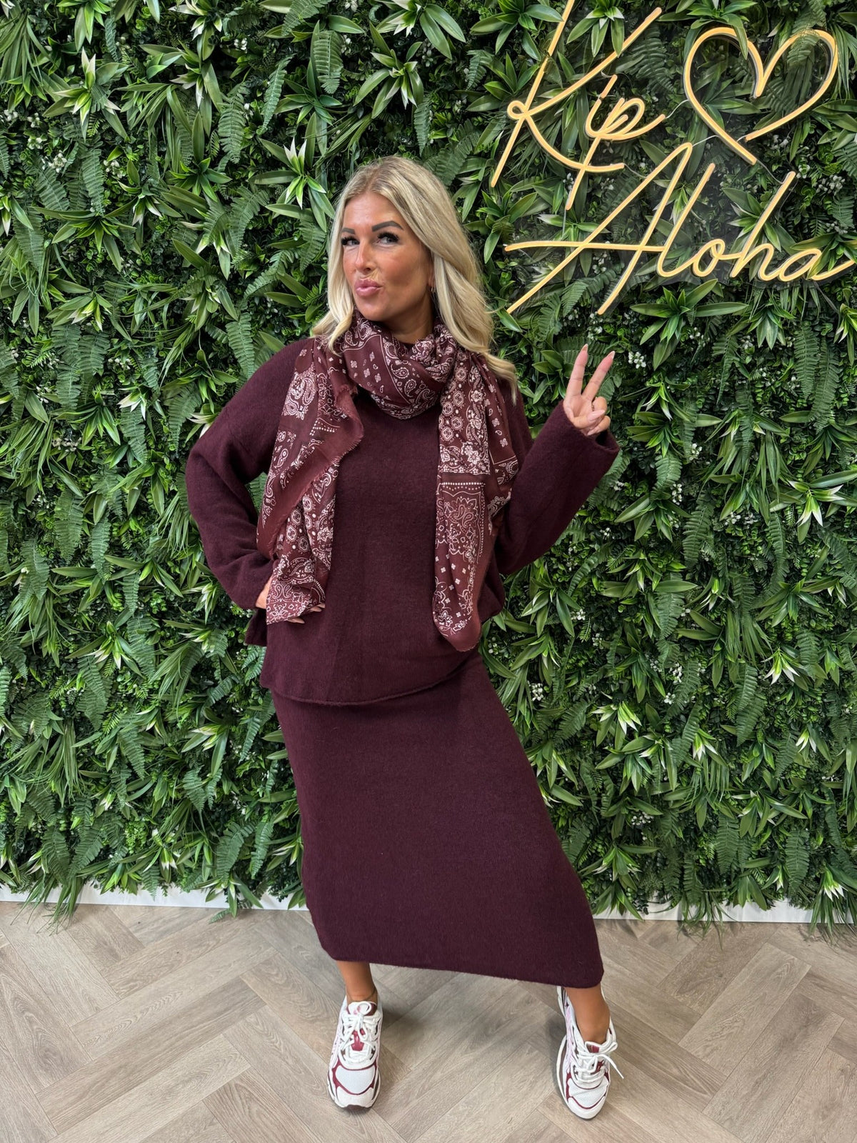 Gebreide trui met rok set aubergine