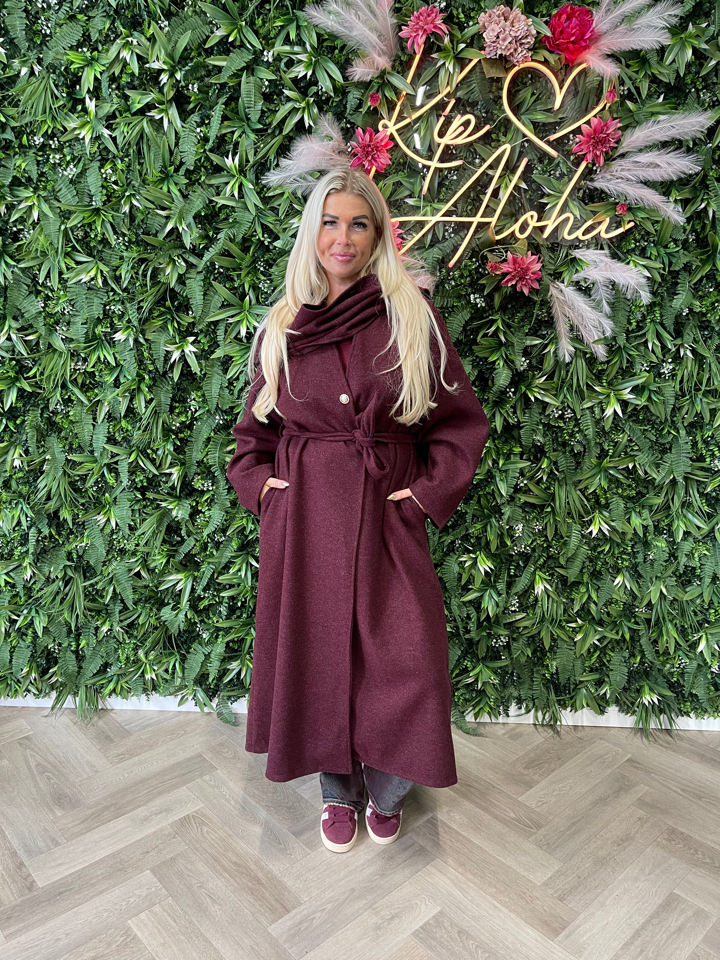 Lange mantel jas met sjaal bordeaux