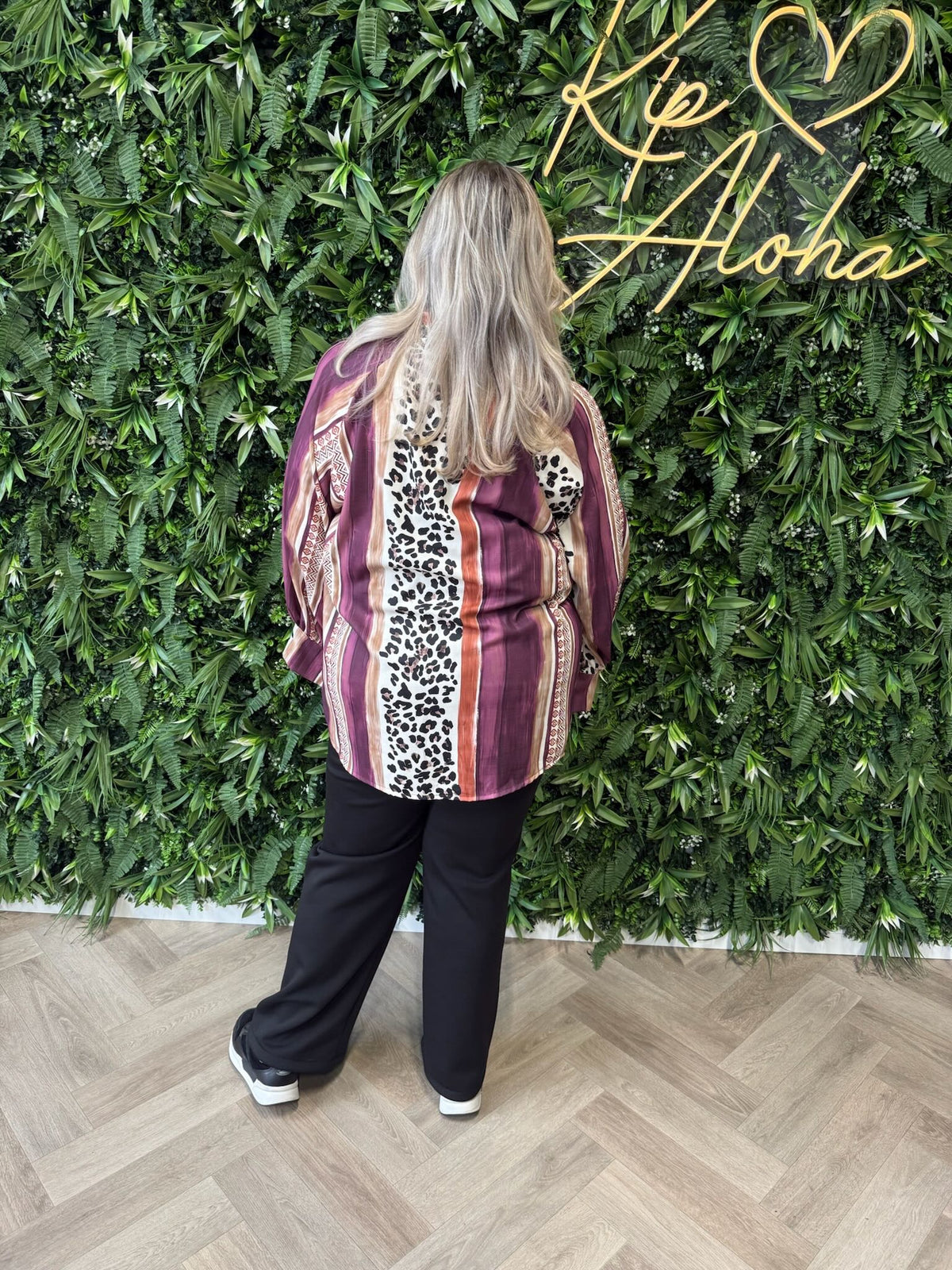 Blouse strik met strepen en panterprint aubergine