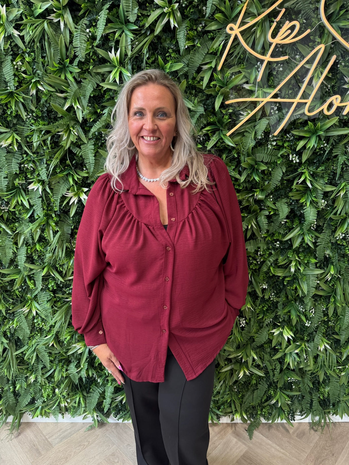 Blouse geplooid halsdetail uni bordeaux