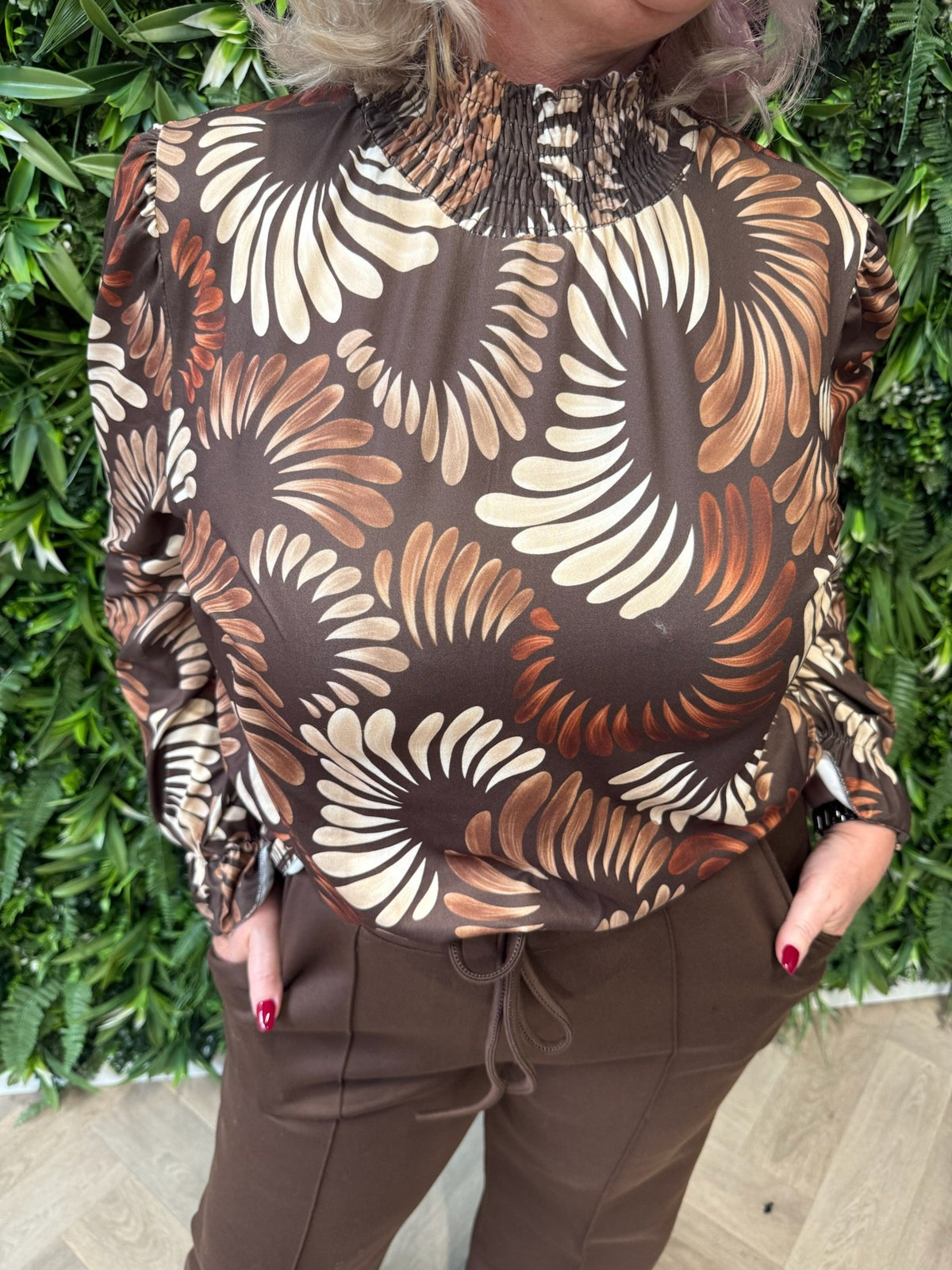 Top smock kraag bladeren print bruin