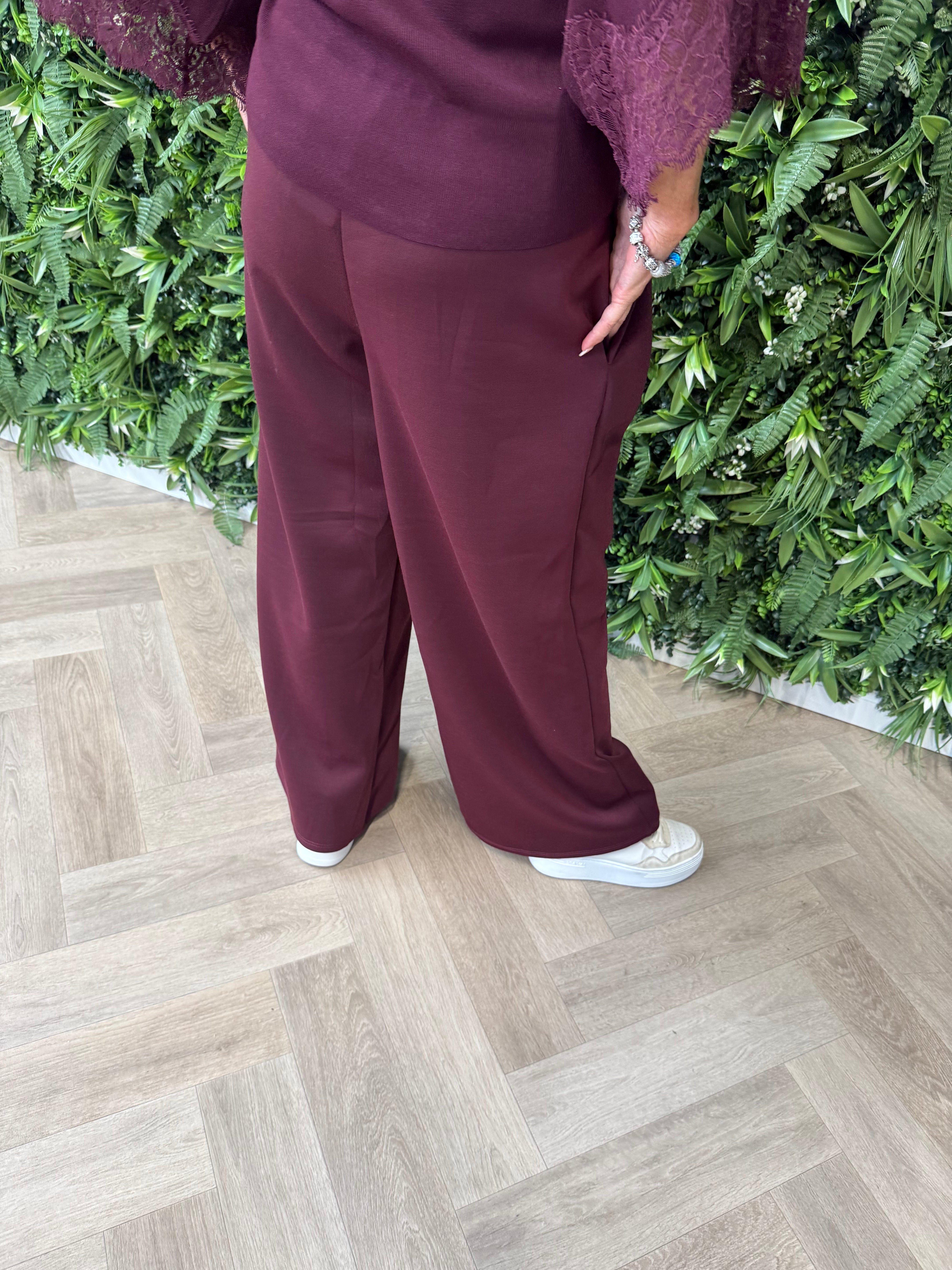 Wijde broek met streep bordeaux