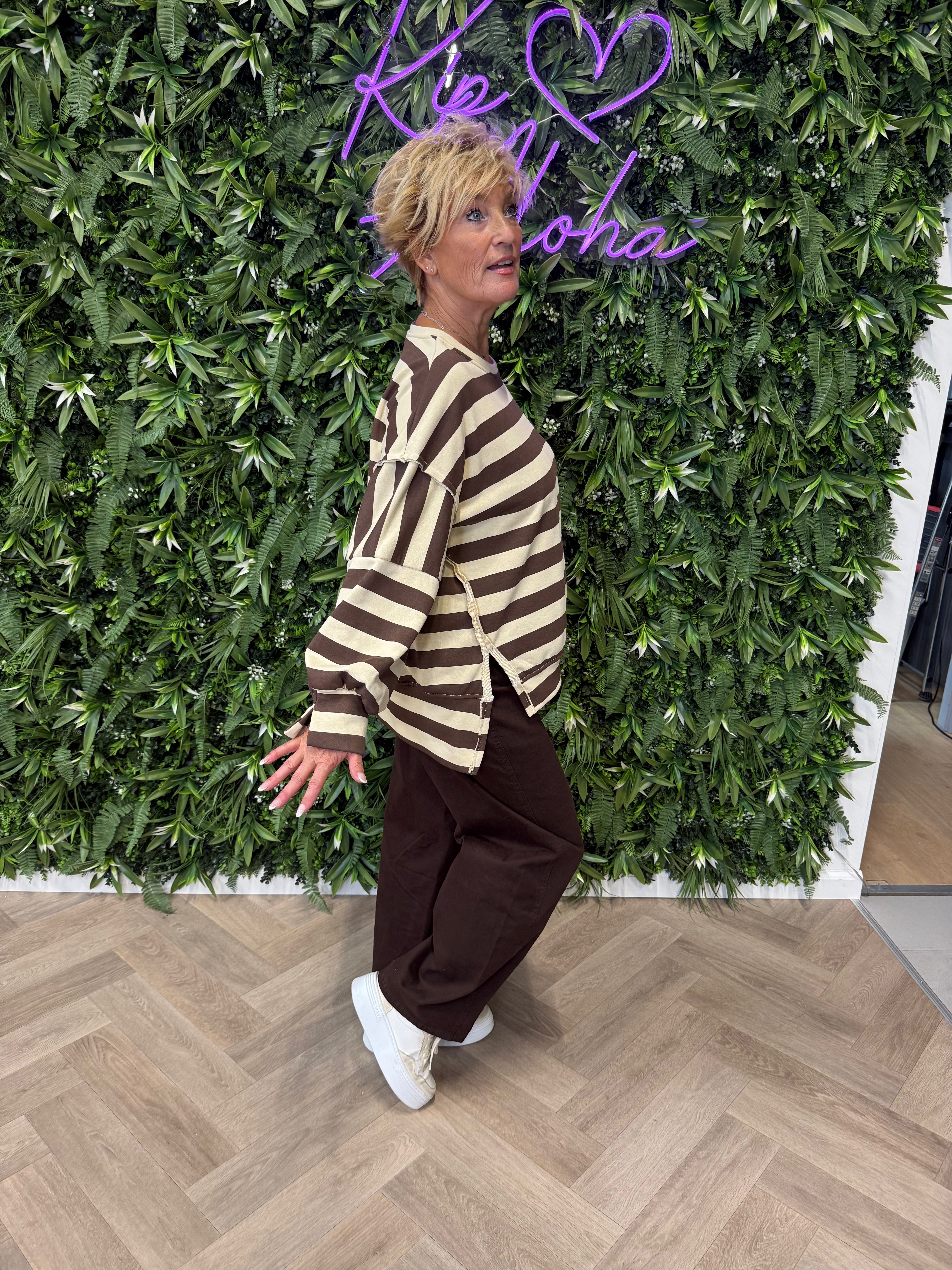 Sweater strepen donkerbruin