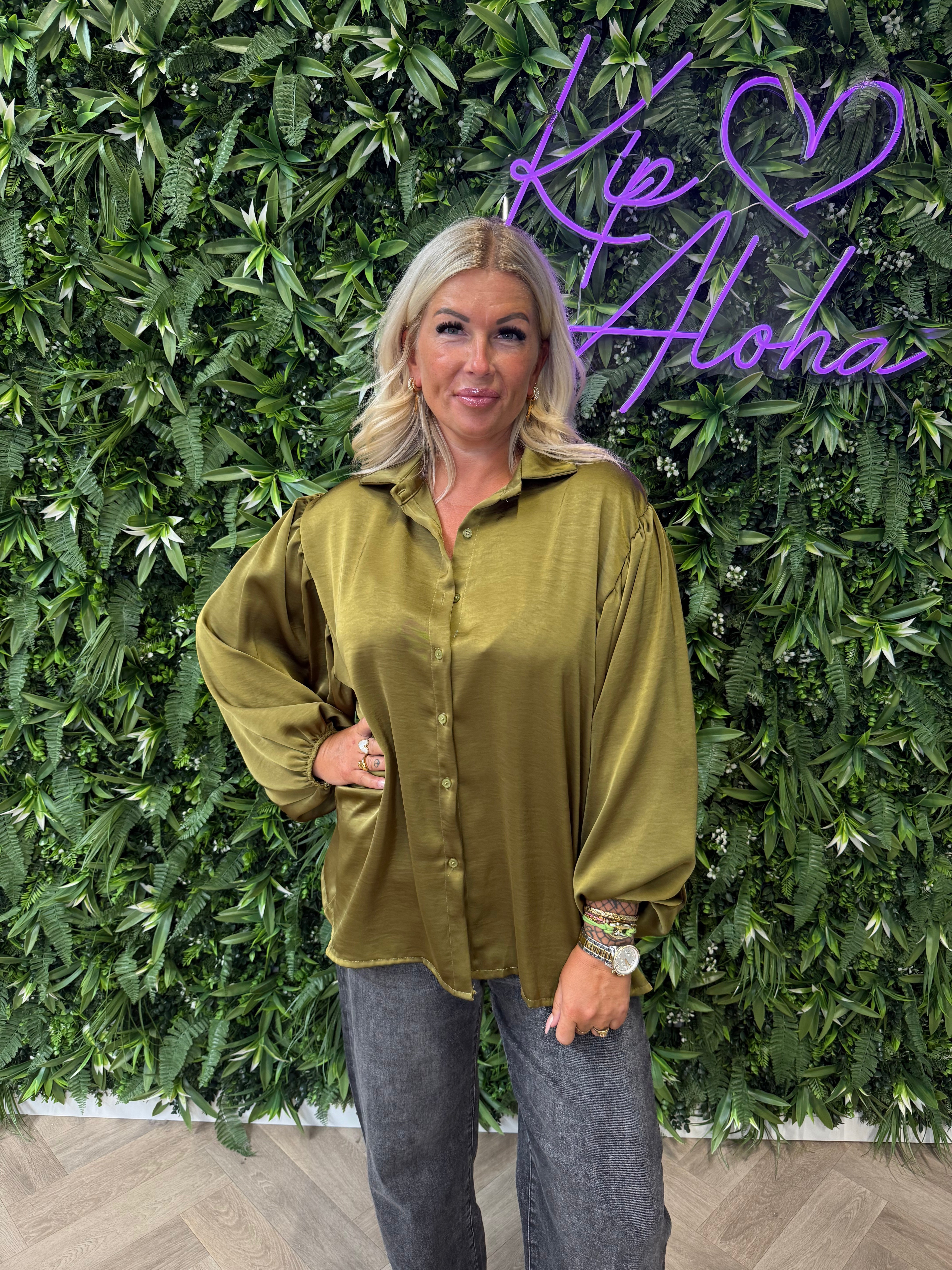 Silky blouse pofmouwen olijfgroen