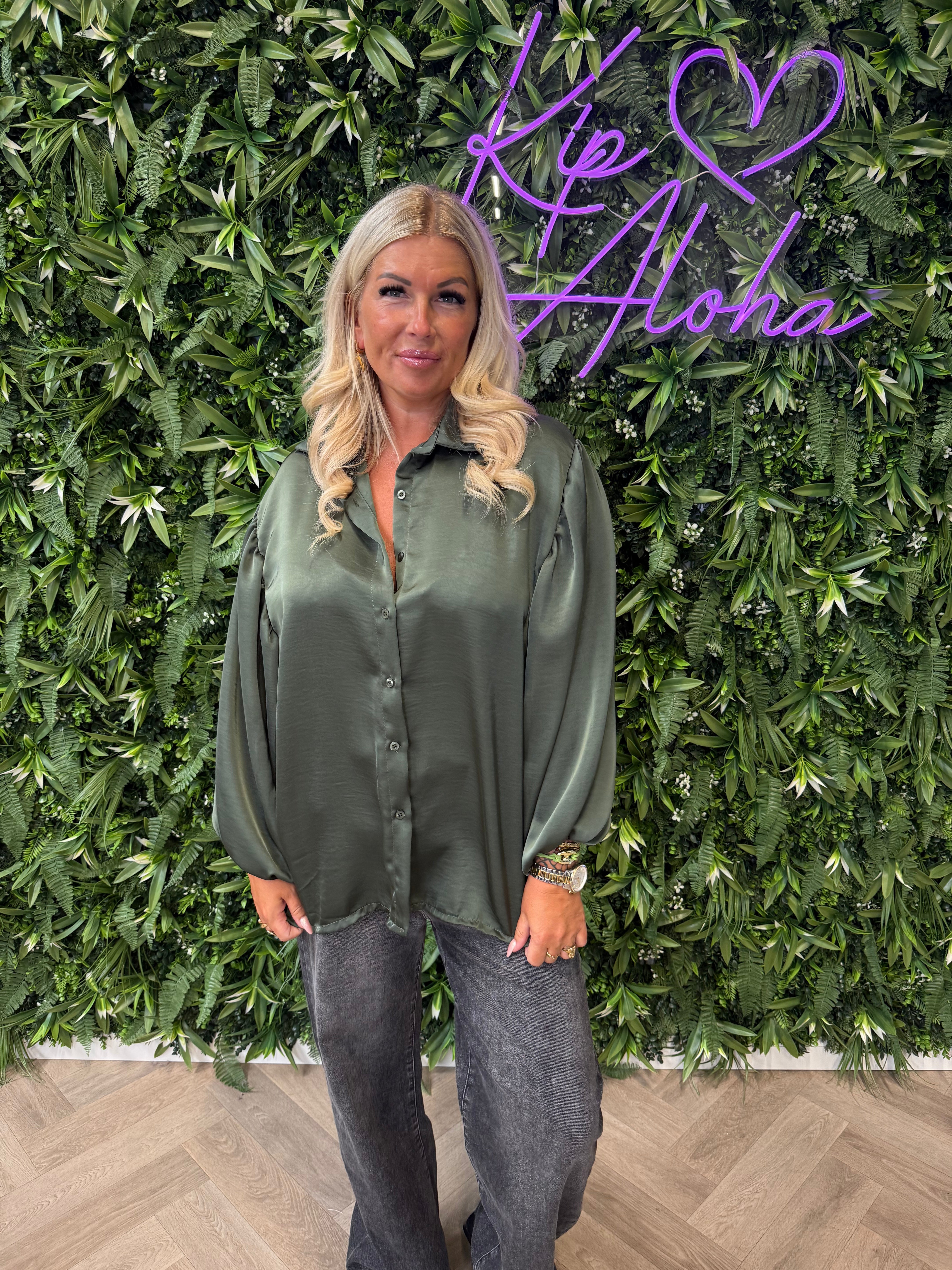 Silky blouse pofmouwen legergroen