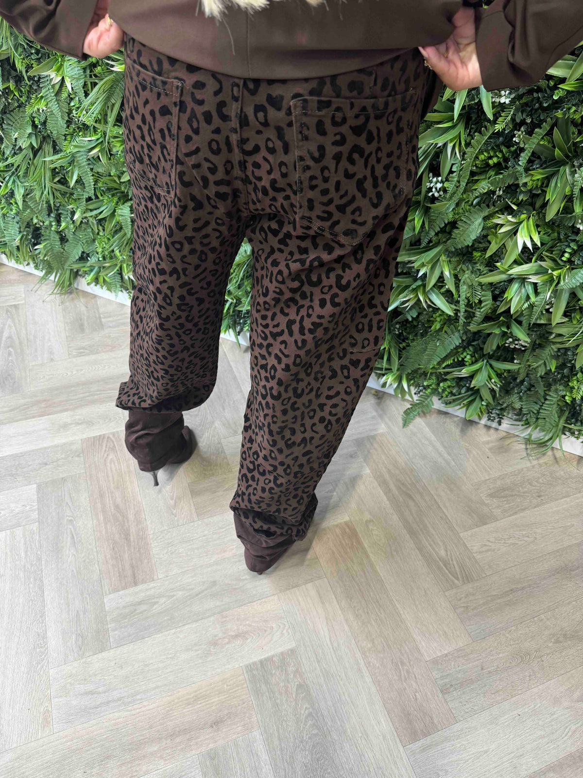 Jewelly panter print balloon fit donkerbruin