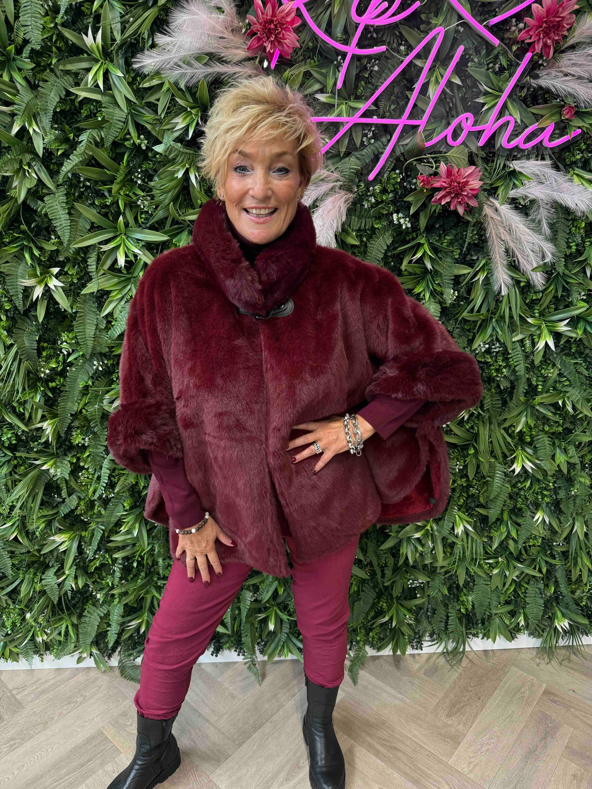 Faux fur jas korte mouwen bordeaux